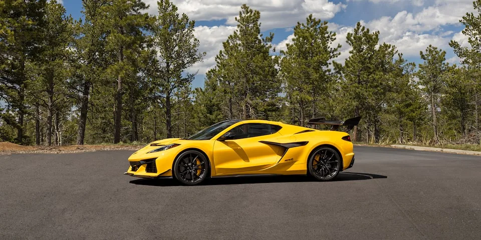 2025 Corvette C8 ZR1: Ameriška cestna pošast s 1064 konjskimi močmi