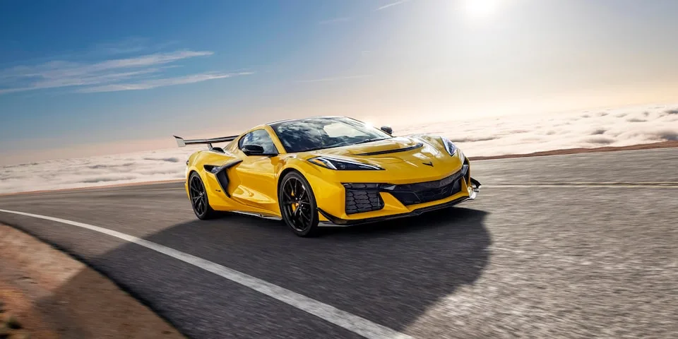 2025 Corvette C8 ZR1: Ameriška cestna pošast s 1064 konjskimi močmi