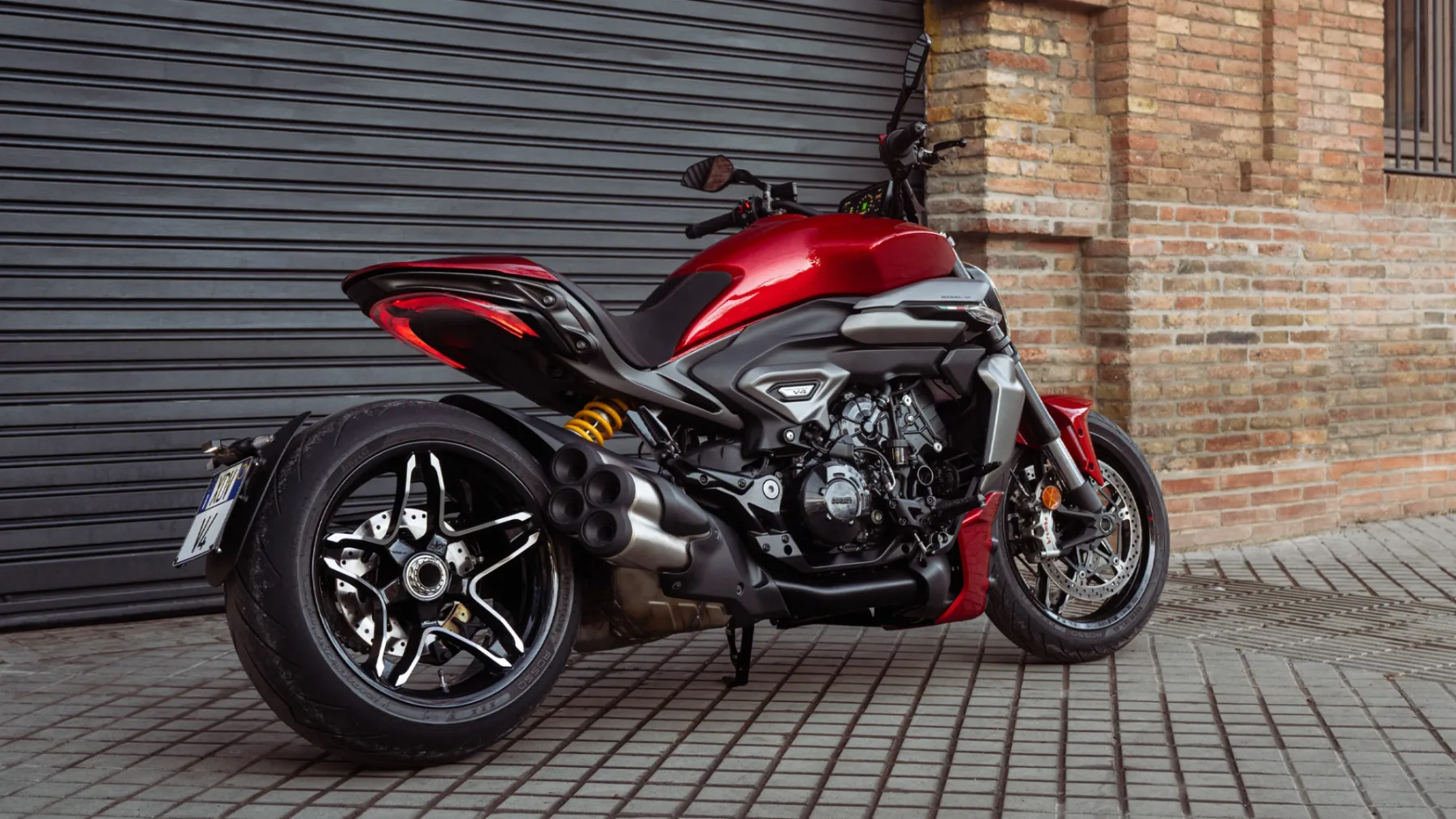 2025 Ducati XDiavel V4 – ko se križarjenje sreča s superbikom