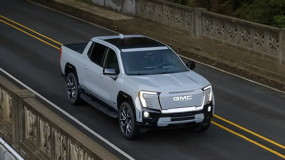 2025 GMC Sierra EV Denali Max Range – nova električna pošast na cesti