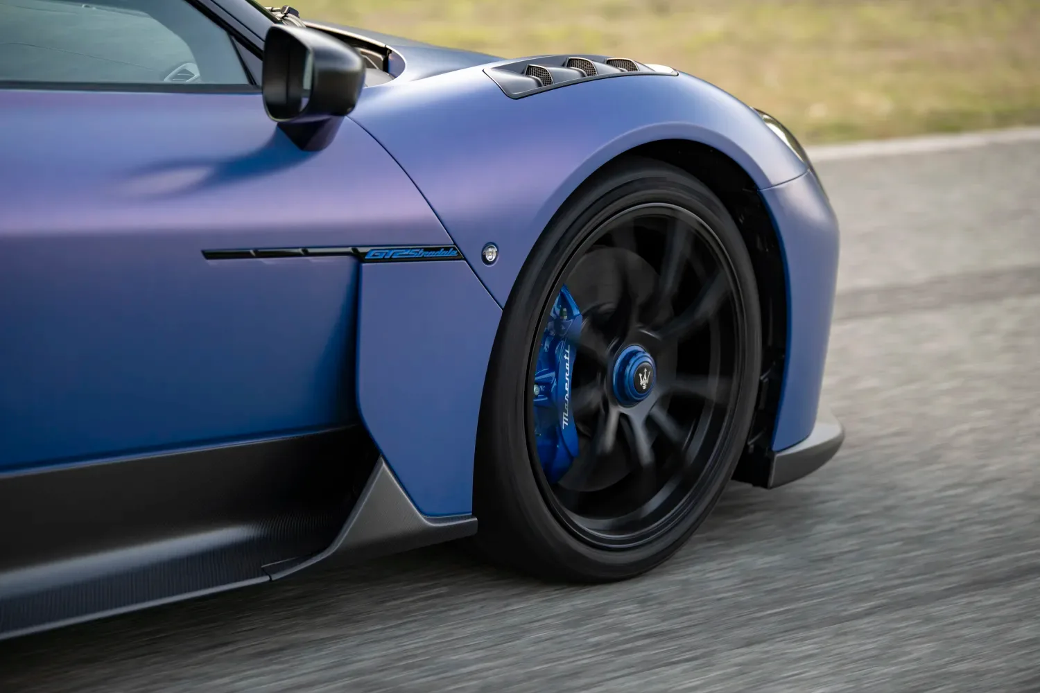 2025 Maserati GT2 Stradale: legaliziran dirkalnik