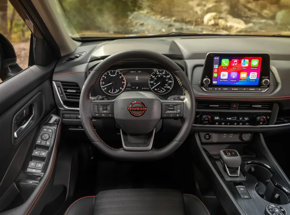 2025 Nissan Rogue (X-Trail): pripravljen na pustolovščine z novo Rock Creek Edicijo in naprednimi tehnologijami