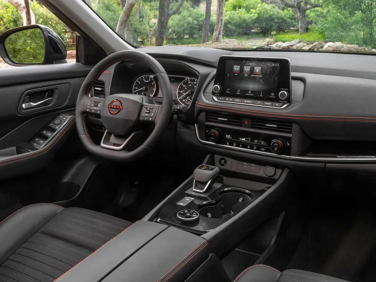2025 Nissan Rogue (X-Trail): pripravljen na pustolovščine z novo Rock Creek Edicijo in naprednimi tehnologijami