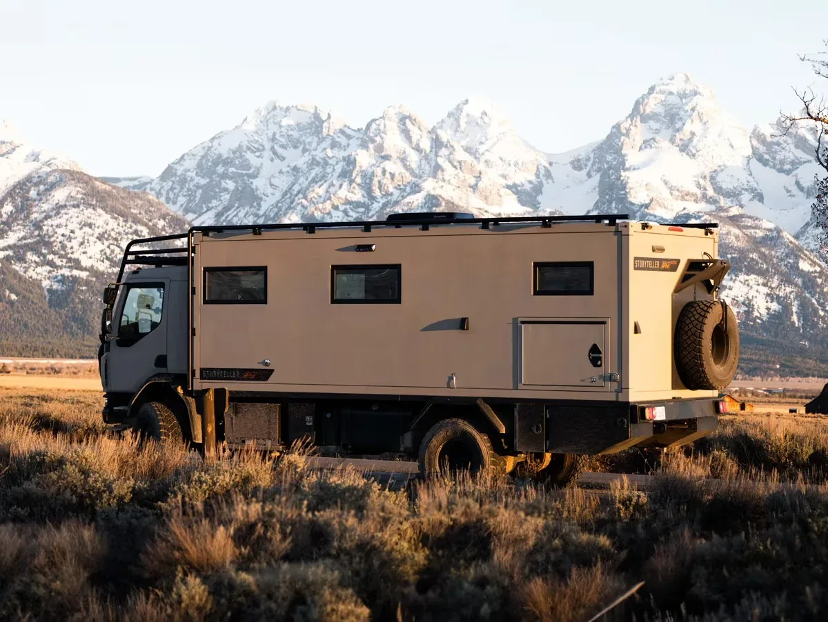 2025 Storyteller Overland GXV Epic: Vozilo za konec sveta… ali pa za konec tedna