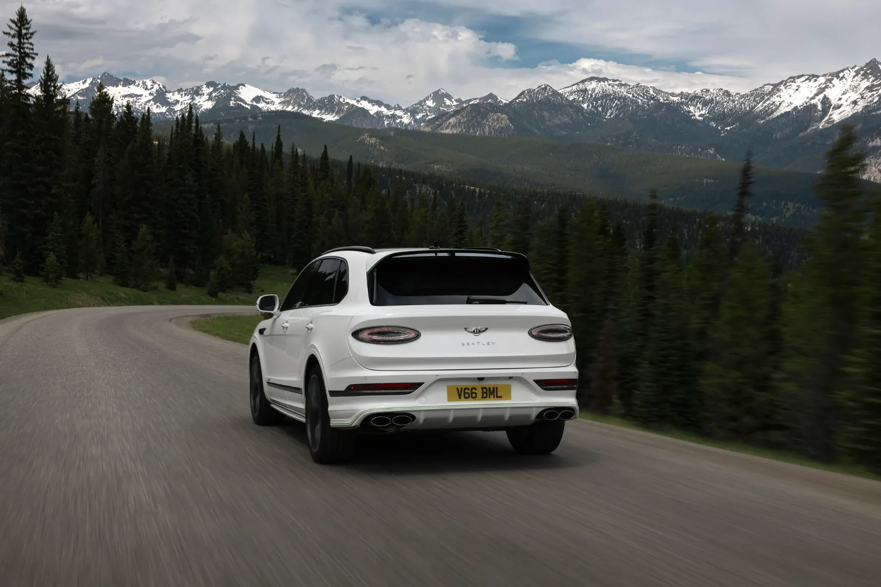 2026 Bentley Bentayga Speed: ko se luksuz in moč srečata v ovinku