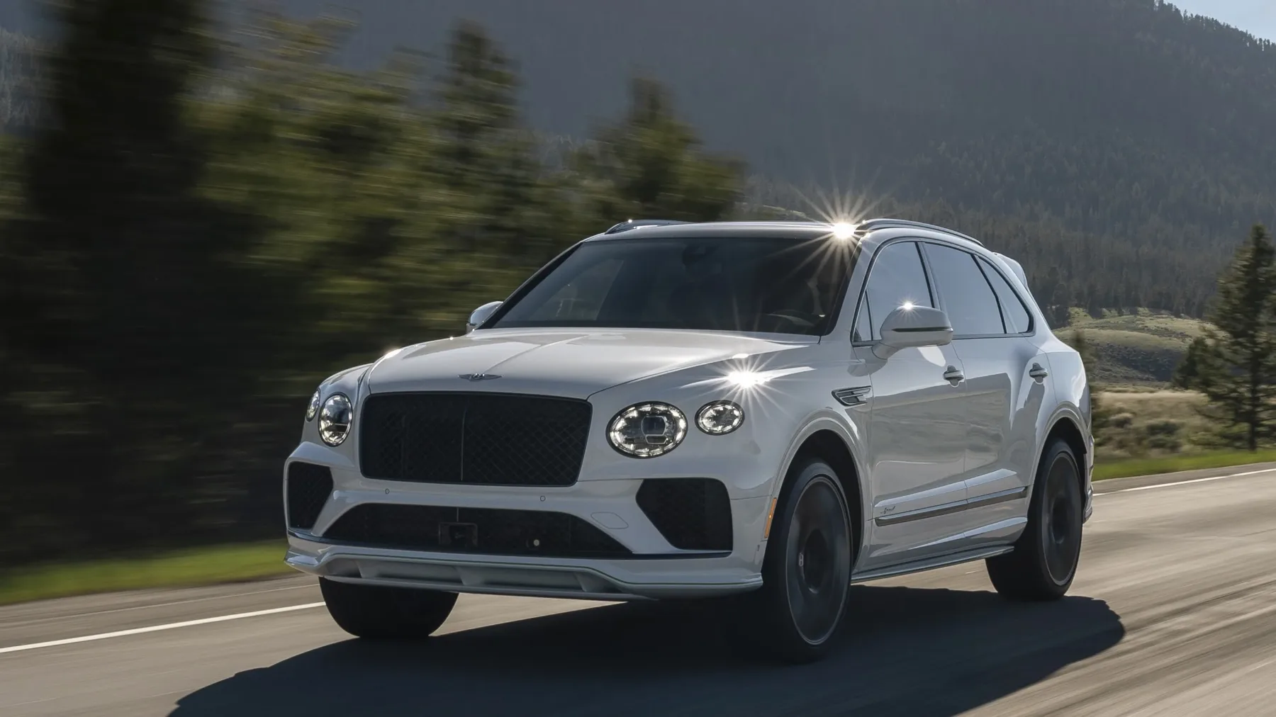 2026 Bentley Bentayga Speed: ko se luksuz in moč srečata v ovinku