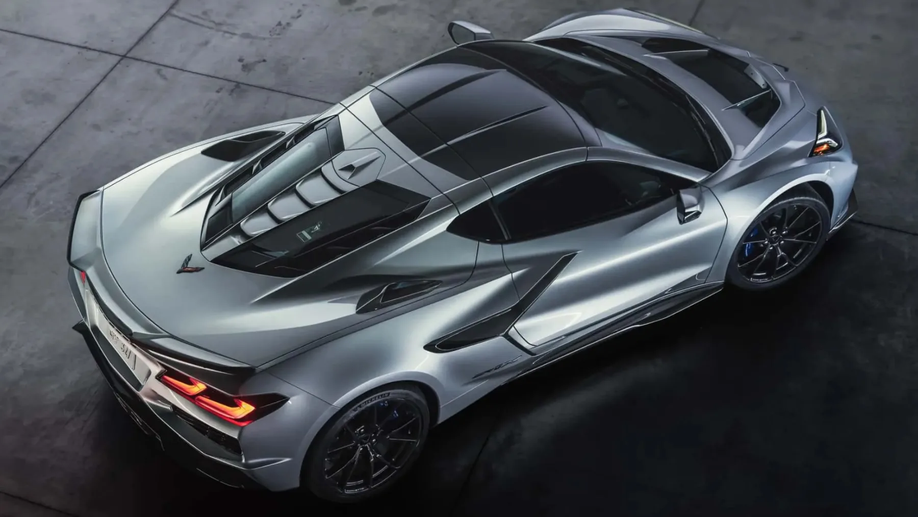 2026 Chevrolet Corvette ZR1X: Ameriški hibridni hiperavto, ki bi Ferrarija pojedel za zajtrk in z McLarnom pobrisal tla