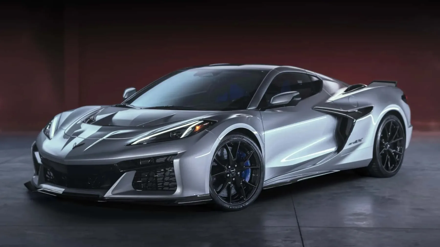 2026 Chevrolet Corvette ZR1X: Ameriški hibridni hiperavto, ki bi Ferrarija pojedel za zajtrk in z McLarnom pobrisal tla
