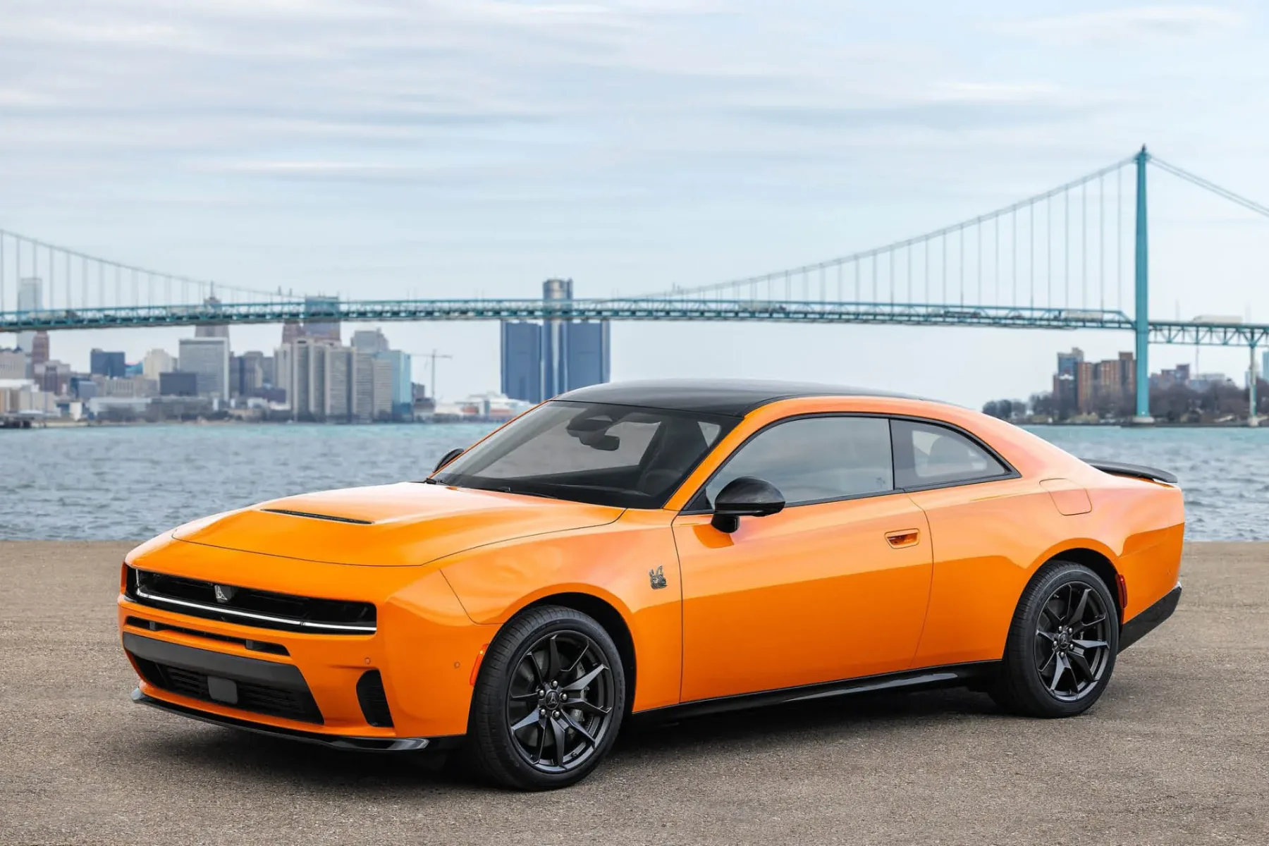 2026 Dodge Charger Scat Pack SIXPACK – twin‑turbo vrstni šestak, 550 hp (410 kW), AWD in 3,9 s do 60 mph