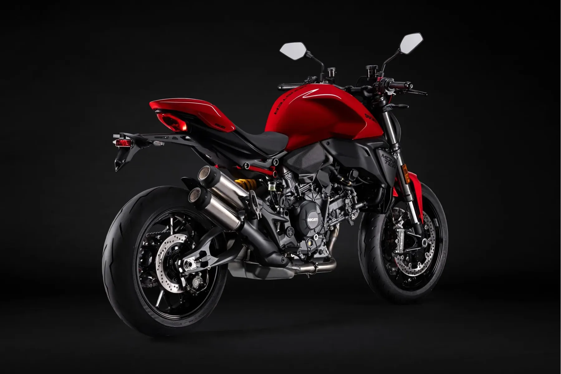 2026 Ducati Monster V2: Ikona, ki še vedno grize z italijanskim srcem