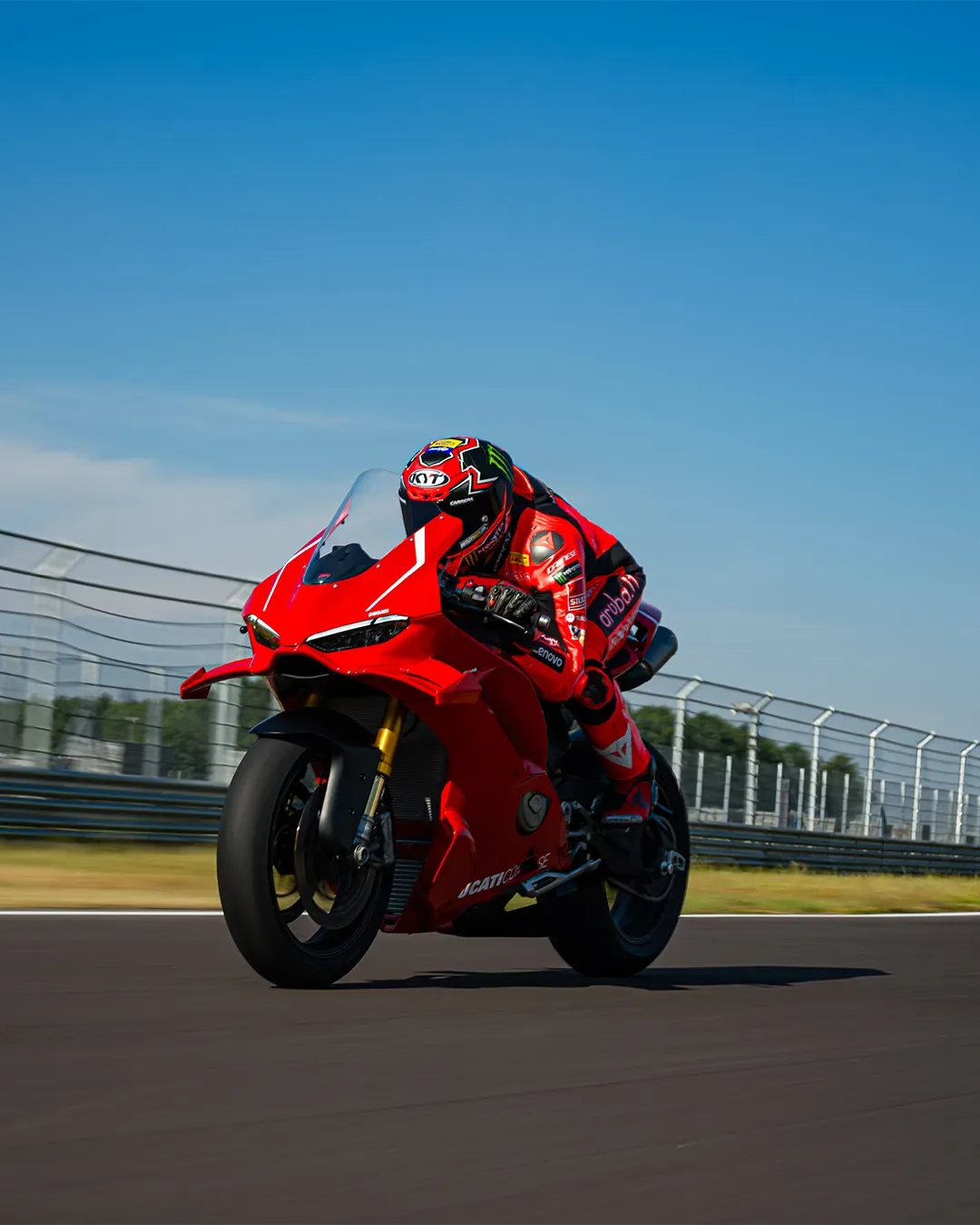 2026 Ducati Panigale V4 R: MotoGP na dveh kolesih, ki ga lahko parkirate v garaži
