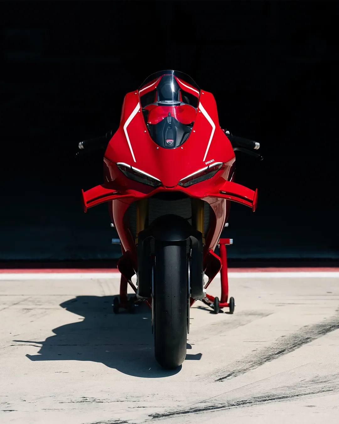 2026 Ducati Panigale V4 R: MotoGP na dveh kolesih, ki ga lahko parkirate v garaži