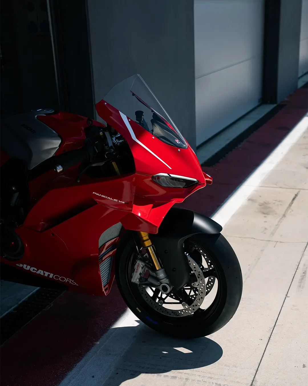 2026 Ducati Panigale V4 R: MotoGP na dveh kolesih, ki ga lahko parkirate v garaži