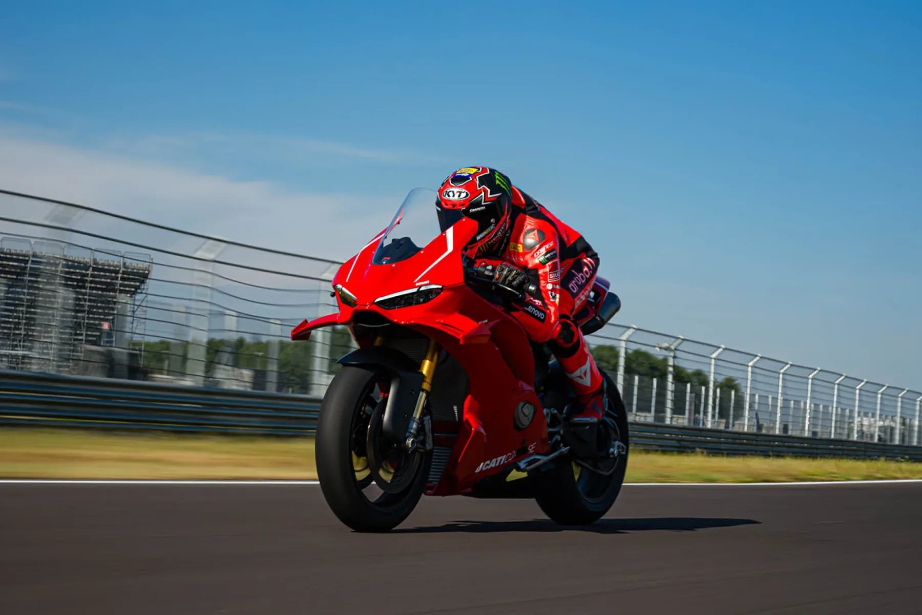 2026 Ducati Panigale V4 R: MotoGP na dveh kolesih, ki ga lahko parkirate v garaži