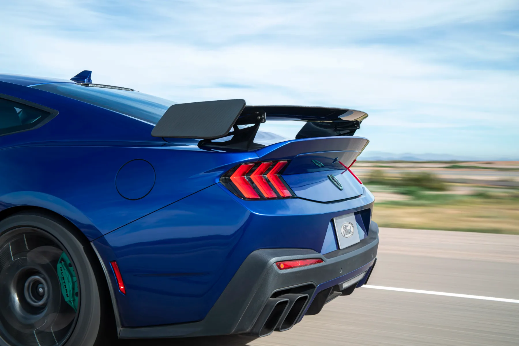 2026 Ford Mustang Dark Horse SC: Ko se vrne Predator in utiša električarje