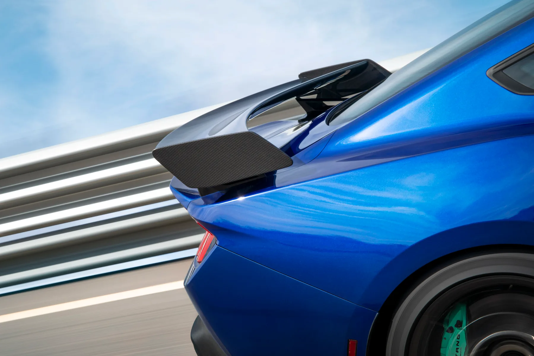 2026 Ford Mustang Dark Horse SC: Ko se vrne Predator in utiša električarje