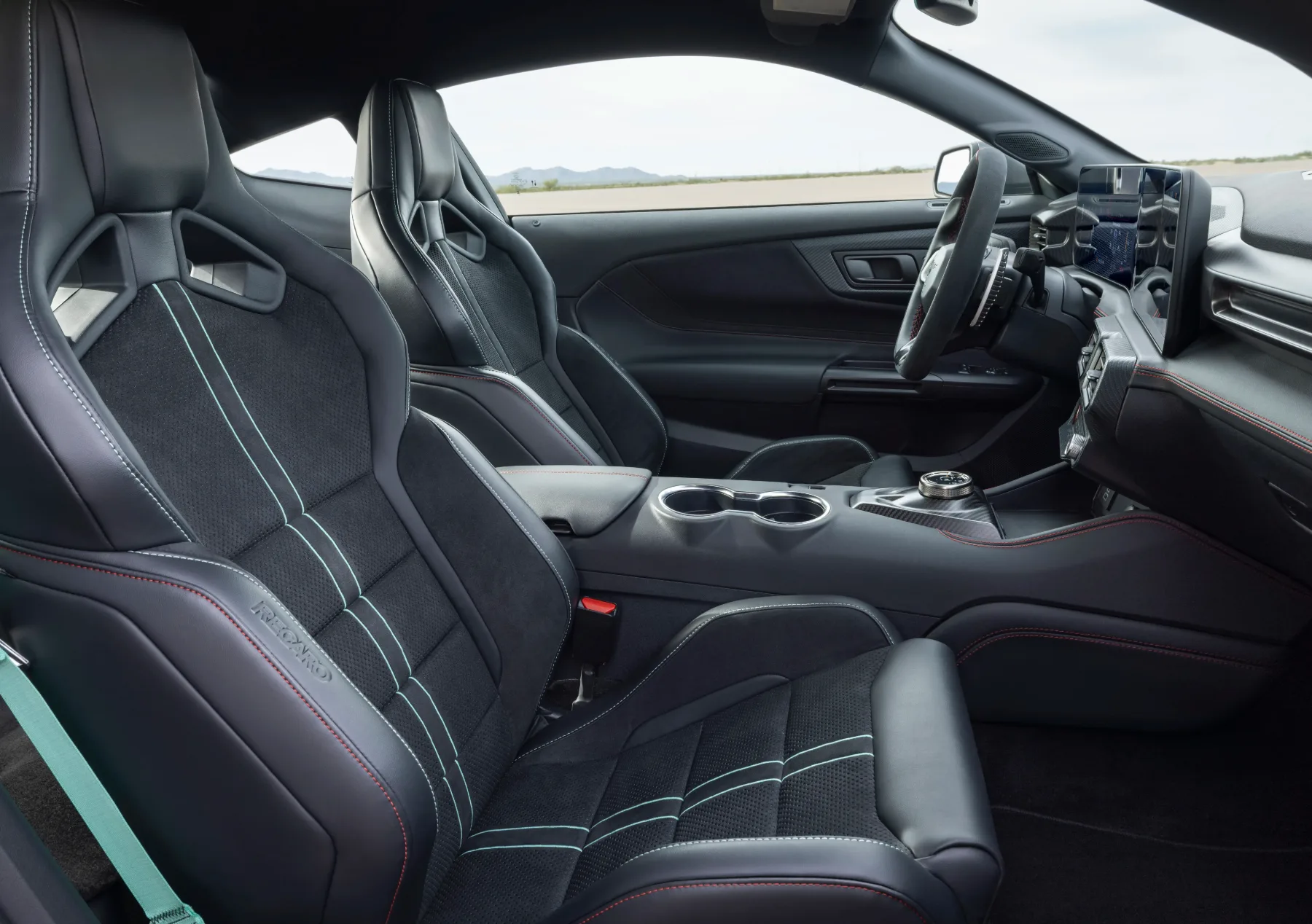 2026 Ford Mustang Dark Horse SC: Ko se vrne Predator in utiša električarje
