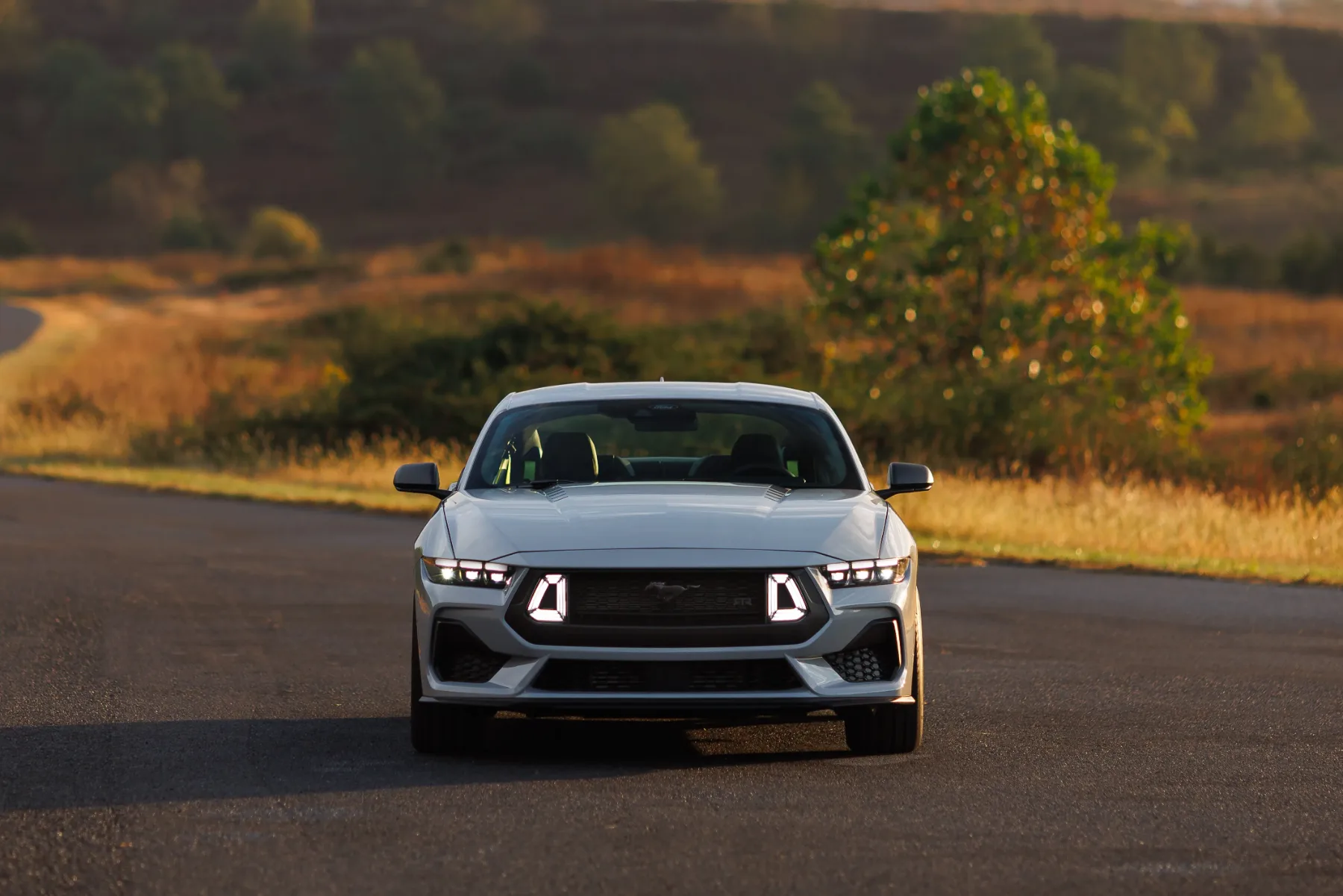 2026 Ford Mustang EcoBoost RTR: Drsni kralj iz tovarne, ki obljublja kaos