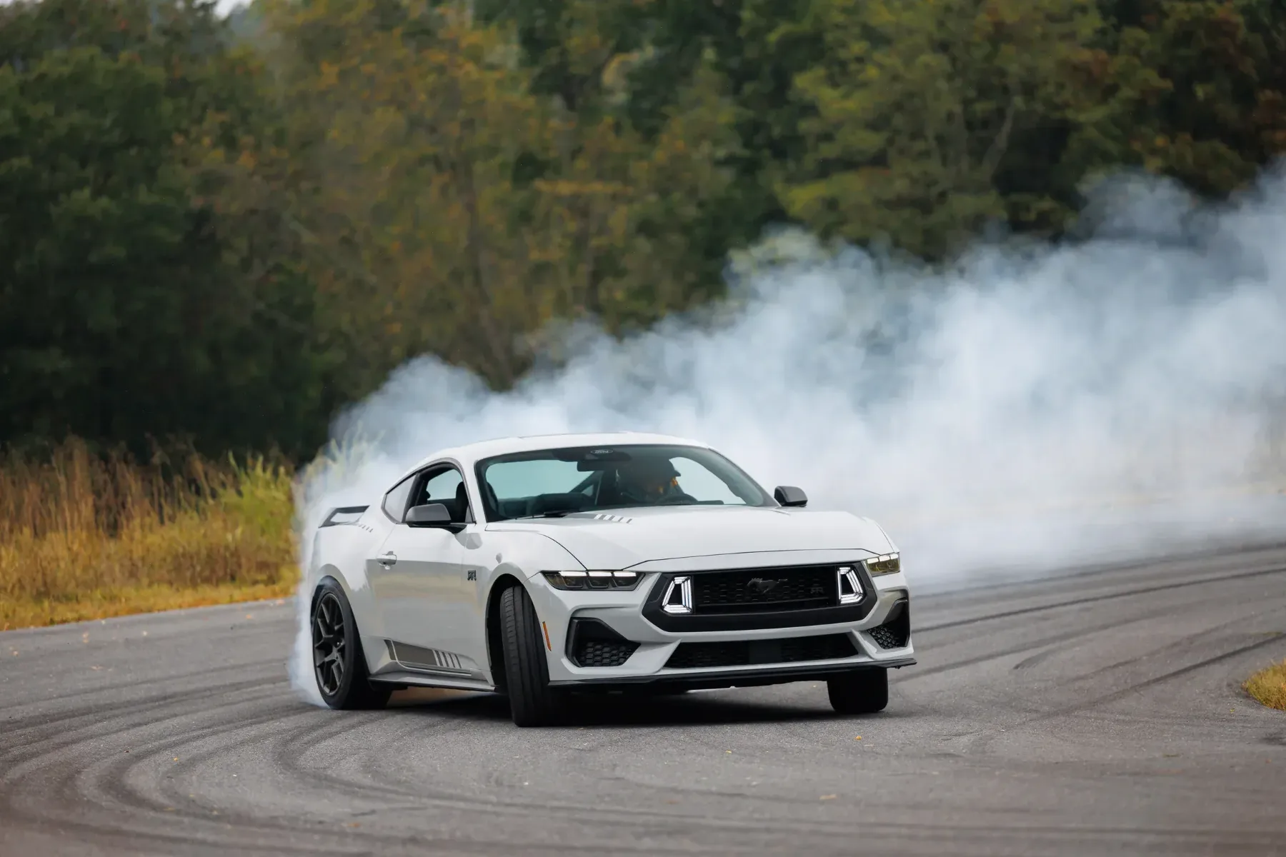 2026 Ford Mustang EcoBoost RTR: Drsni kralj iz tovarne, ki obljublja kaos