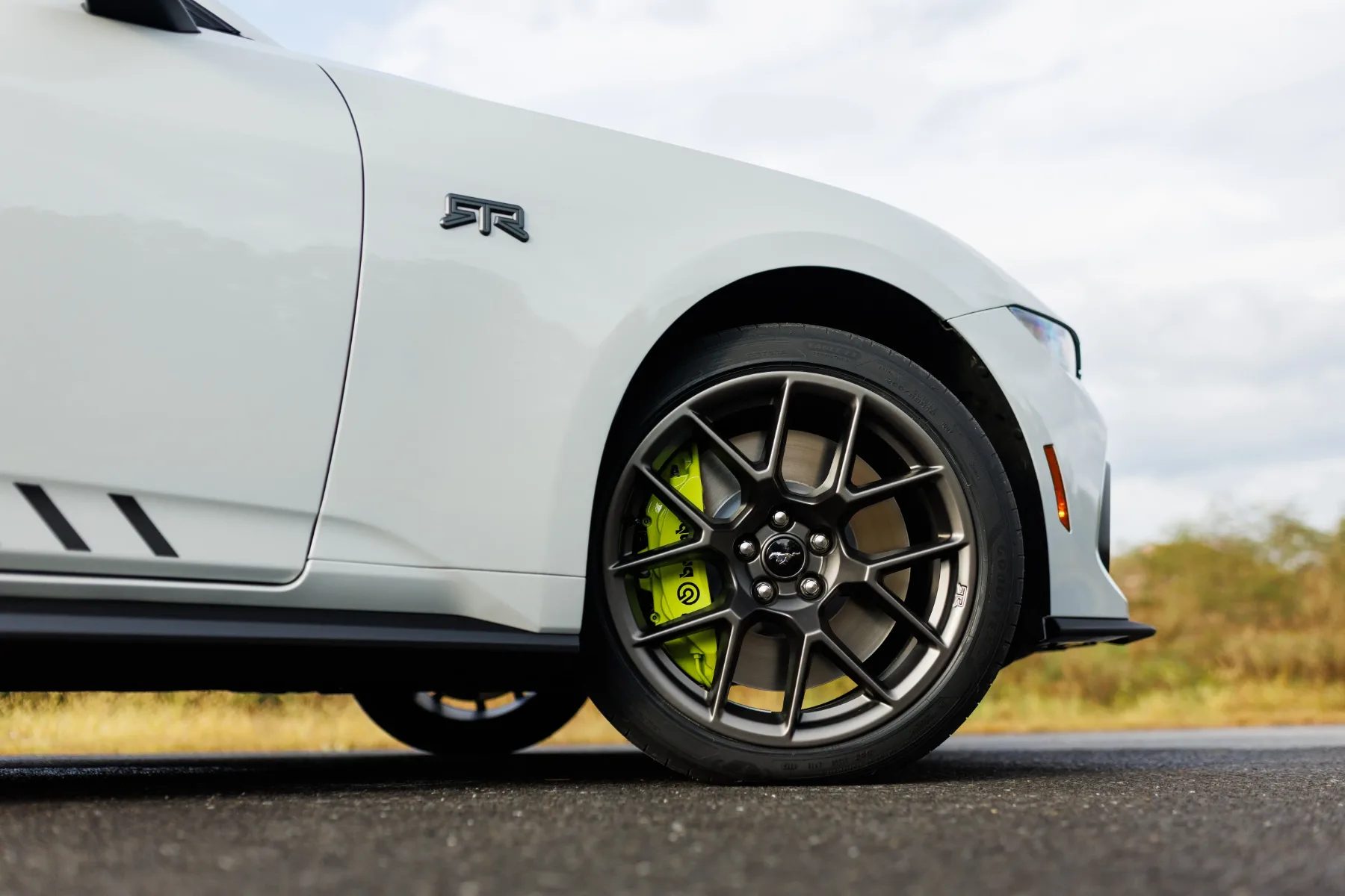 2026 Ford Mustang EcoBoost RTR: Drsni kralj iz tovarne, ki obljublja kaos