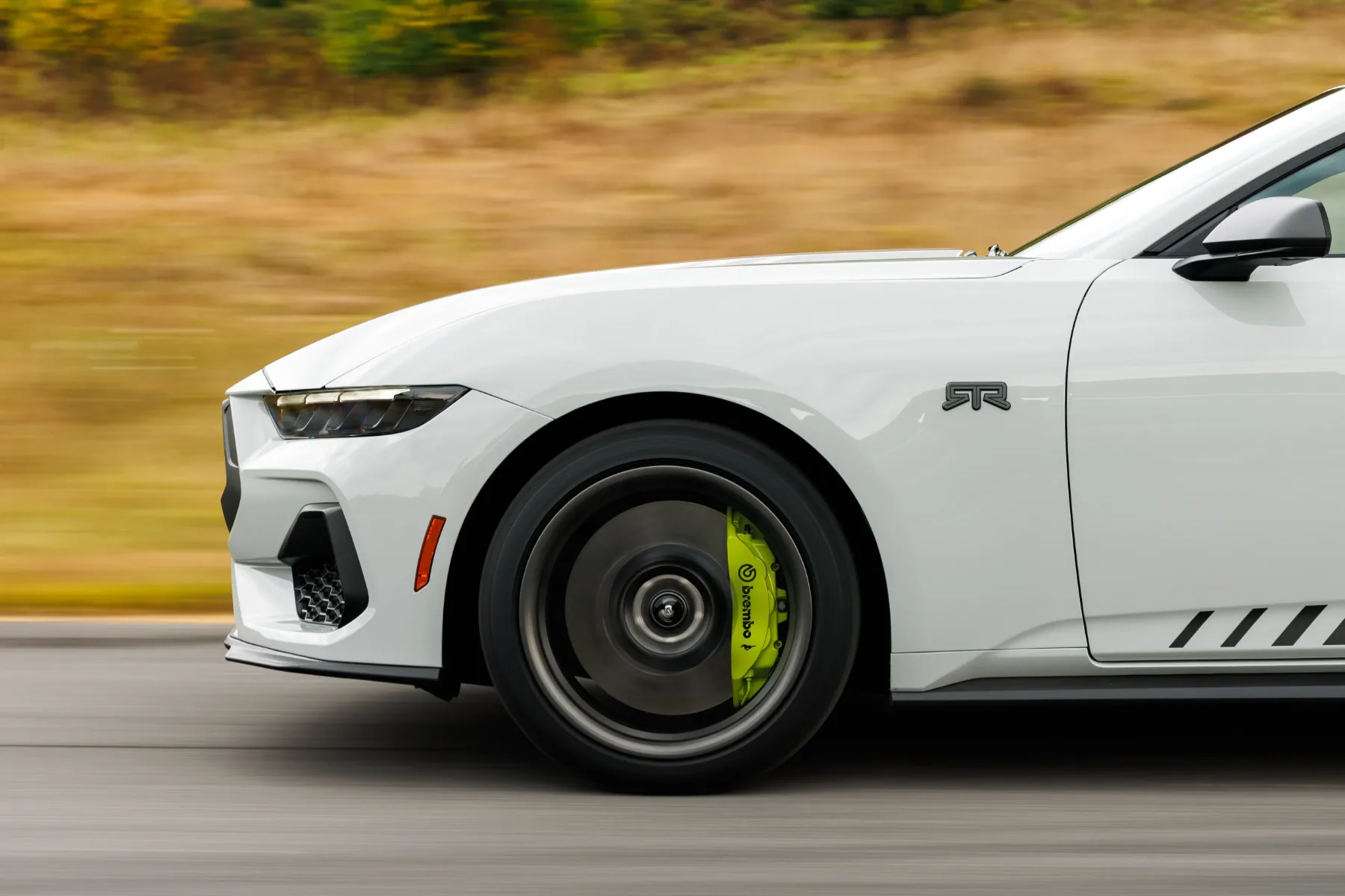2026 Ford Mustang EcoBoost RTR: Drsni kralj iz tovarne, ki obljublja kaos