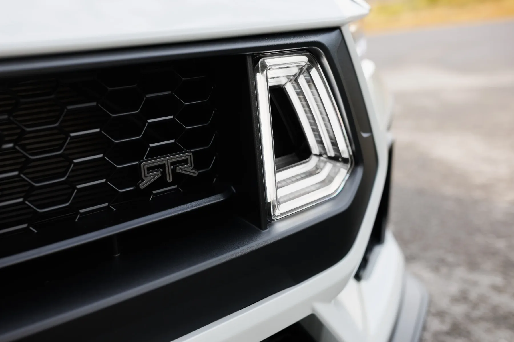 2026 Ford Mustang EcoBoost RTR: Drsni kralj iz tovarne, ki obljublja kaos