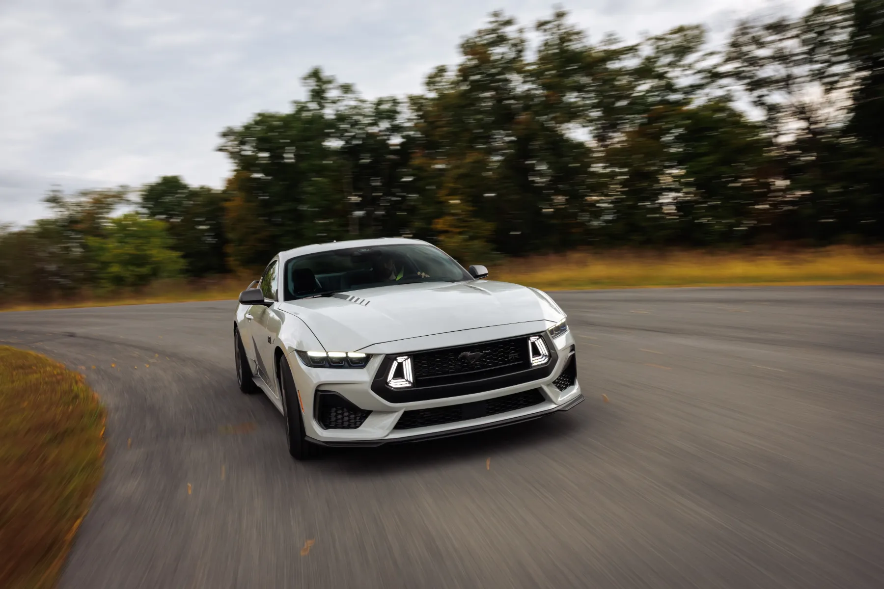 2026 Ford Mustang EcoBoost RTR: Drsni kralj iz tovarne, ki obljublja kaos