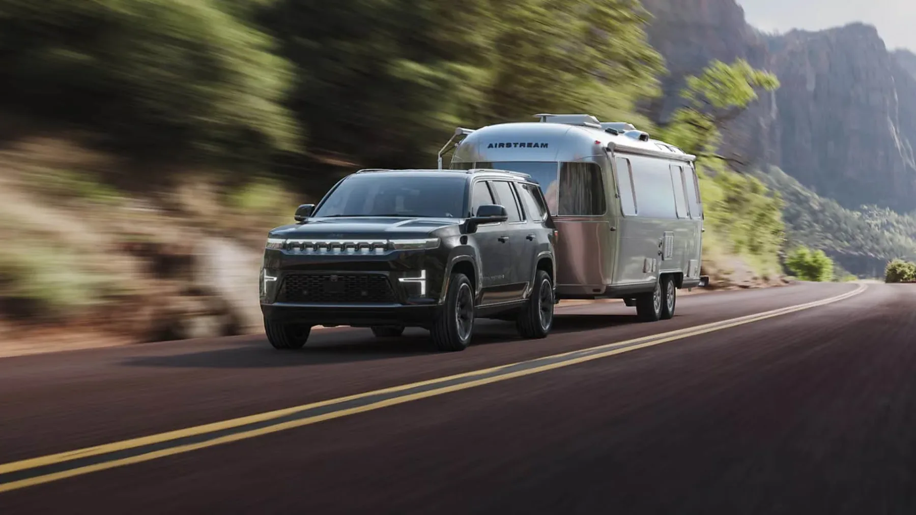 2026 Jeep Grand Wagoneer REEV: Ameriški luksuz se je vklopil v vtičnico