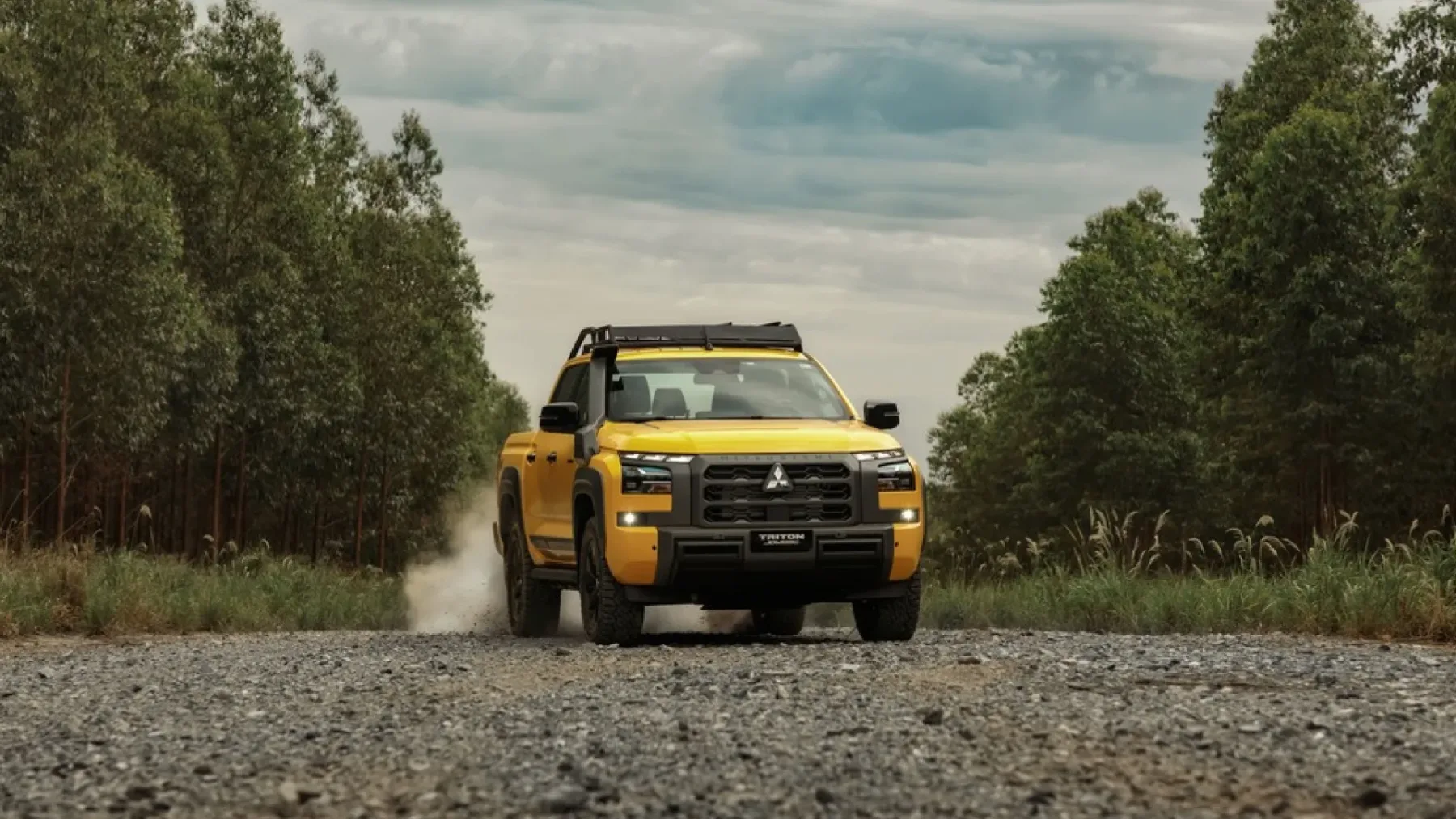 2026 Mitsubishi Triton Savana: Prepovedan sadež, ki bi ga moral voziti vsak pravi moški