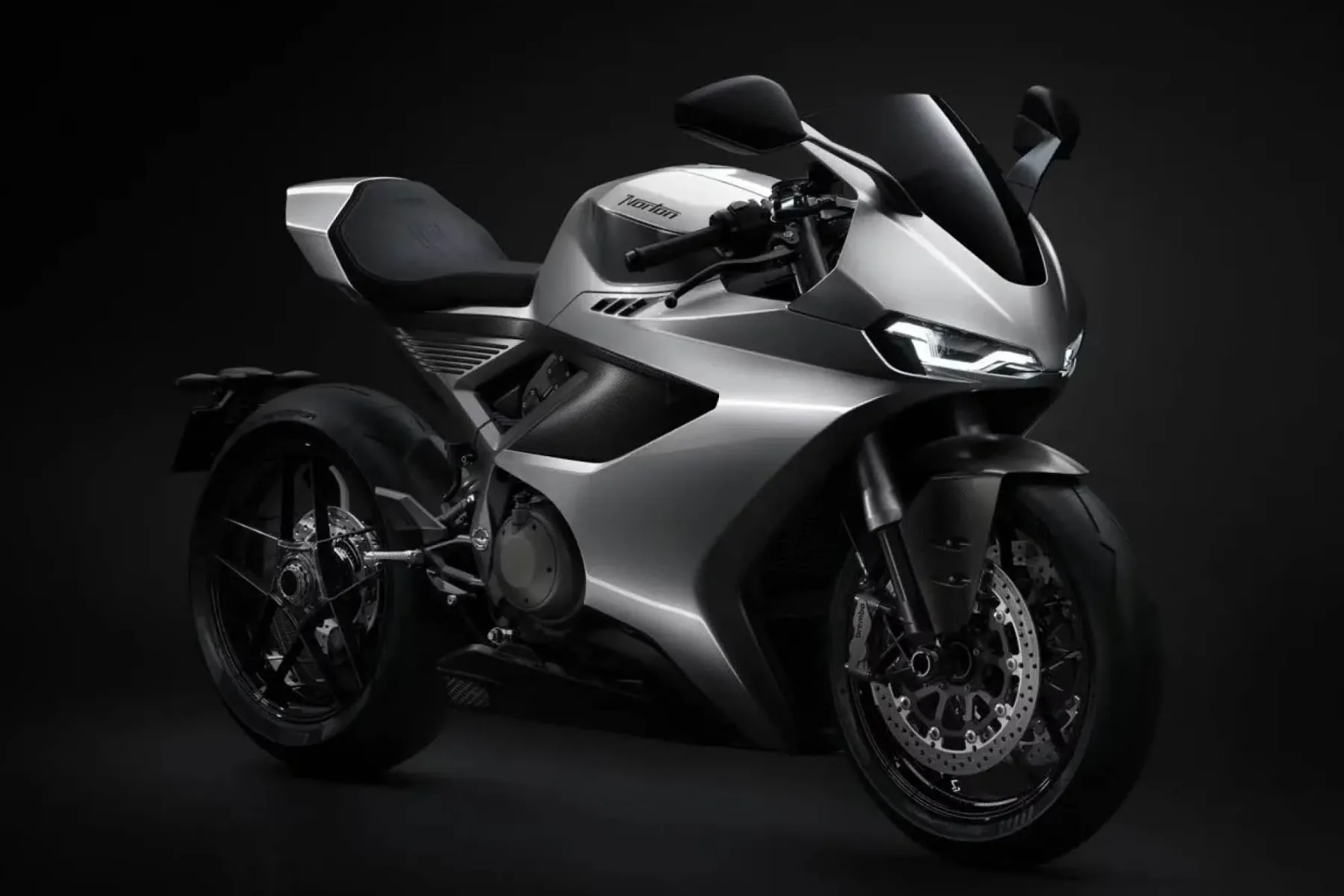 2026 Norton Manx R – britanski povratek med 200 »konjske« superbike, brez krilc, veliko karakterja in stilom