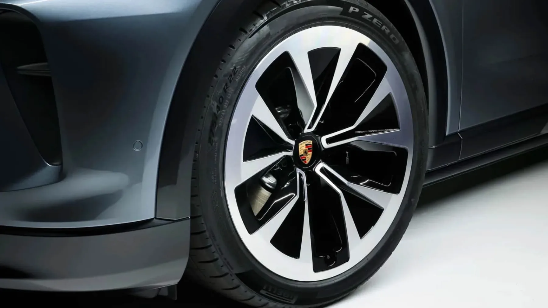 2026 Porsche Cayenne Electric: Najmočnejši Porsche vseh časov – ni brez napak