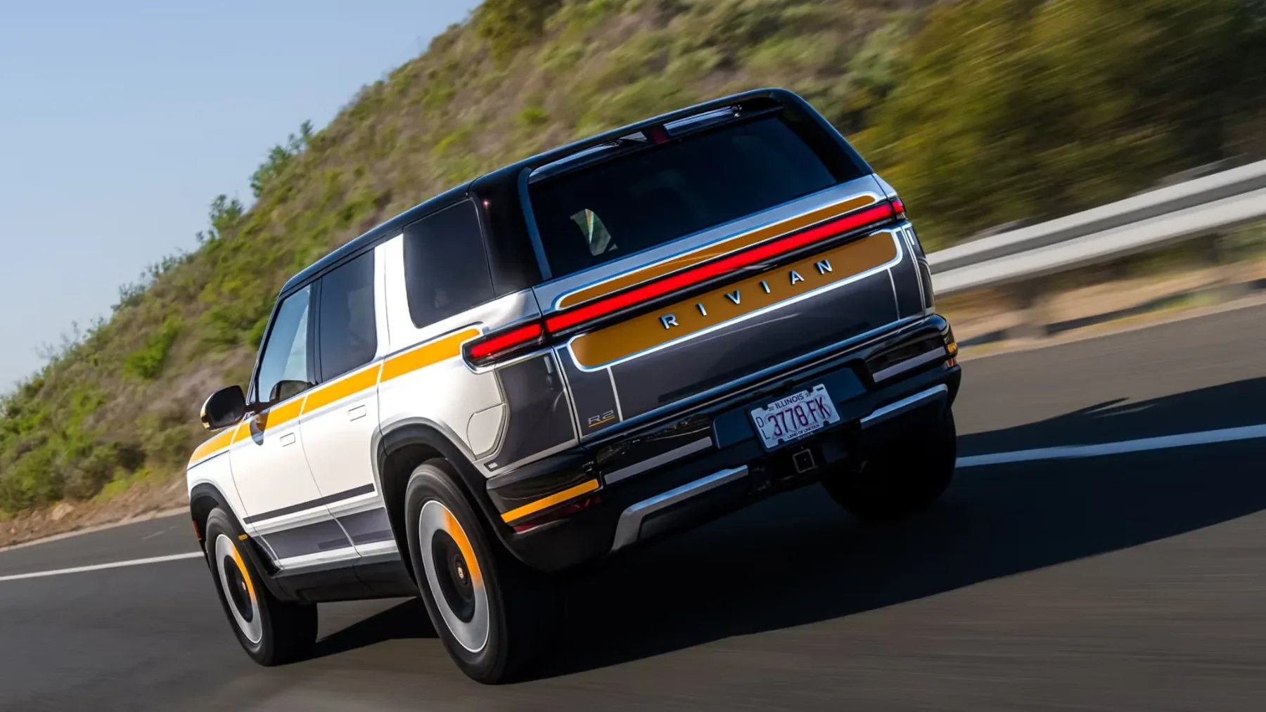 2026 Rivian R2: Ameriški »Baby« SUV, ki želi ubiti Teslo Model Y in pri tem ostati kulska avantura