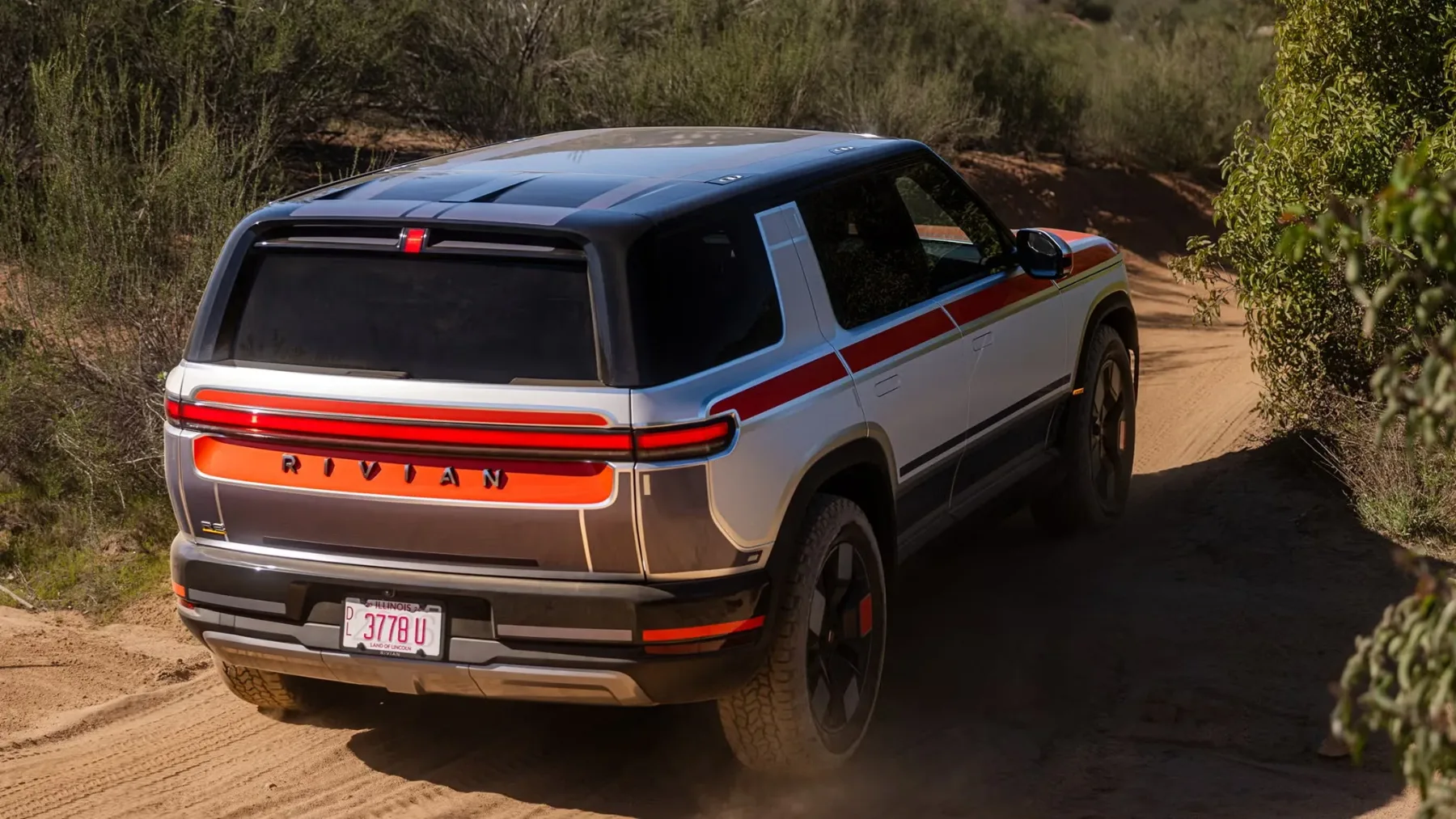 2026 Rivian R2: Ameriški »Baby« SUV, ki želi ubiti Teslo Model Y in pri tem ostati kulska avantura