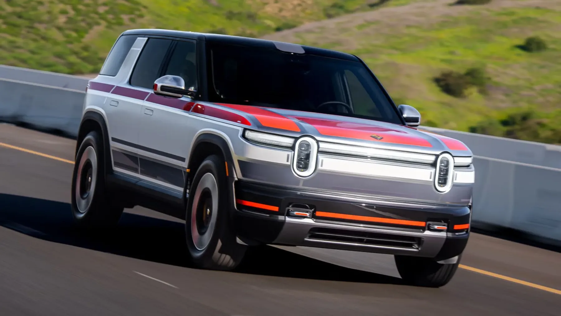 2026 Rivian R2: Ameriški »Baby« SUV, ki želi ubiti Teslo Model Y in pri tem ostati kulska avantura