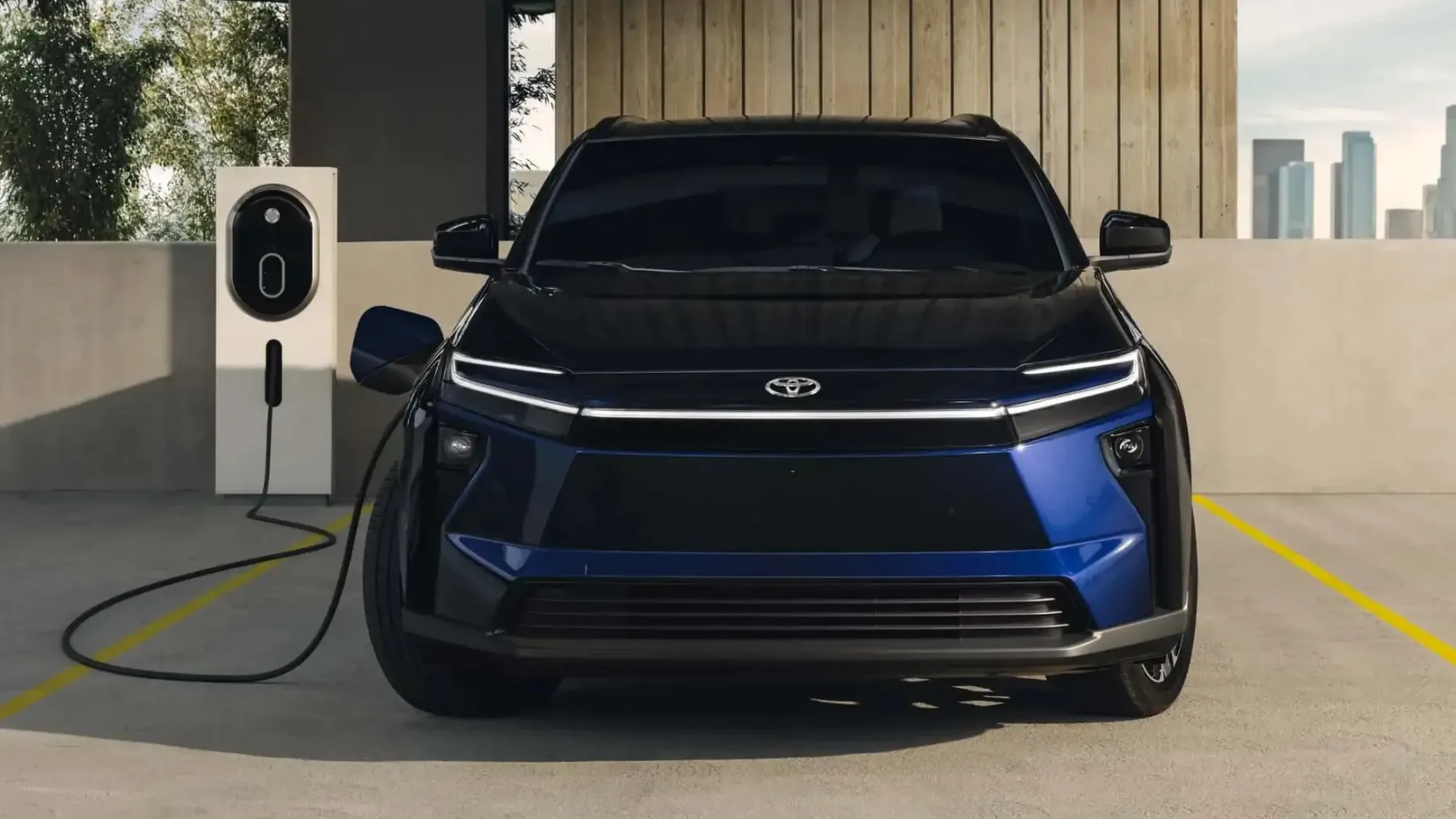 2026 Toyota bZ: Japonski električni comeback, ki ga nismo pričakovali (a ga morda končno želimo)