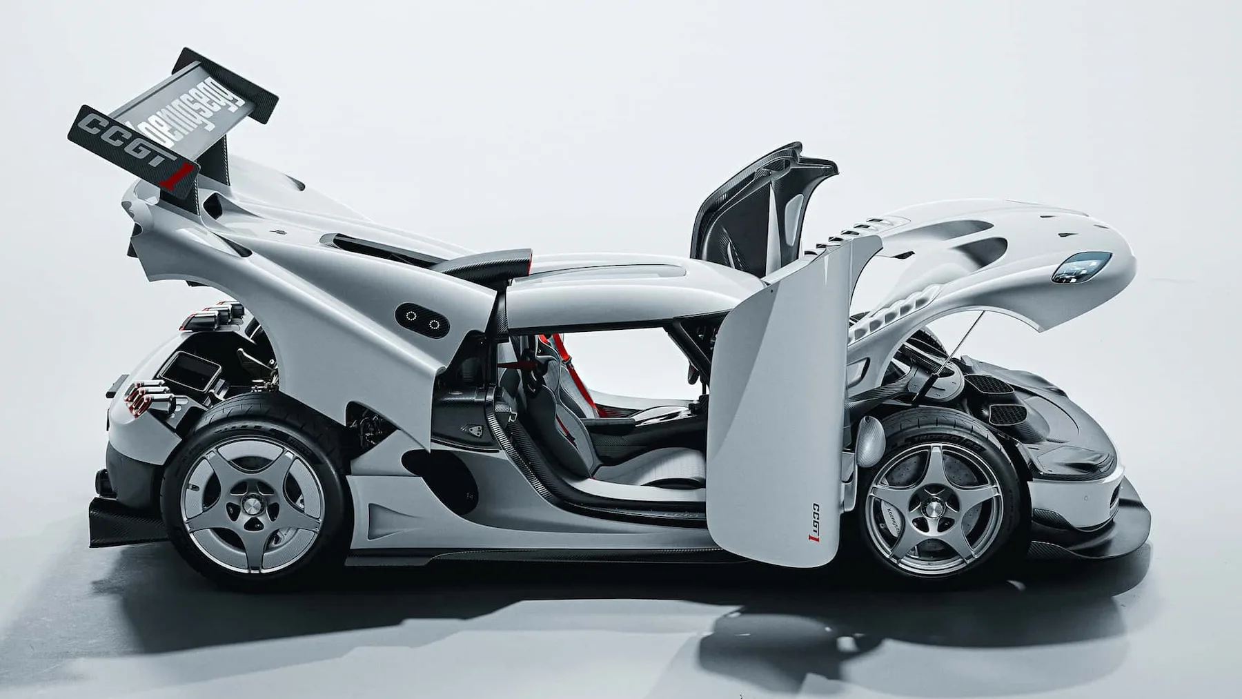 Koenigsegg CCGT1: 1.600 KS cestni dirkalnik, ki uresničuje neizpolnjene sanje