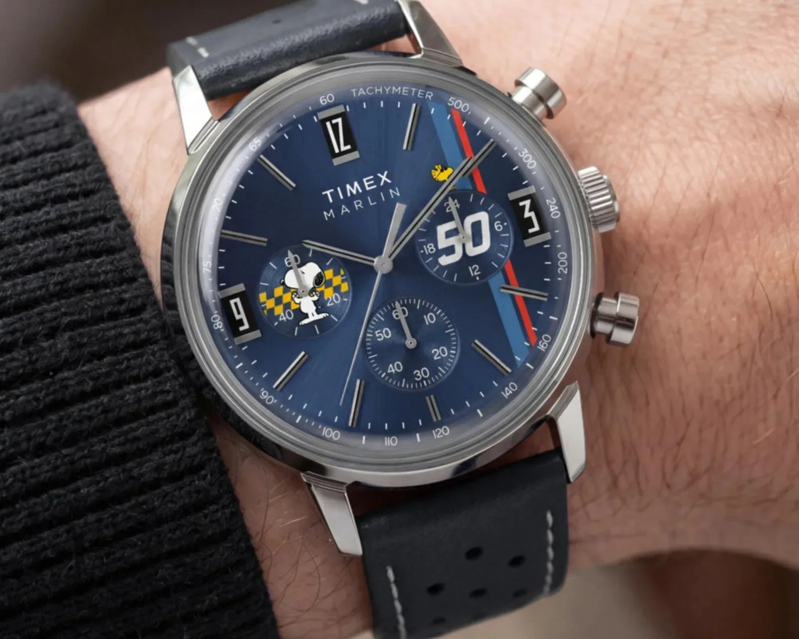 Nostalgija na vaši zapestnici: Nova ura Timex Marlin Chronograph prinaša Snoopyja v najbolj stilski izvedbi doslej