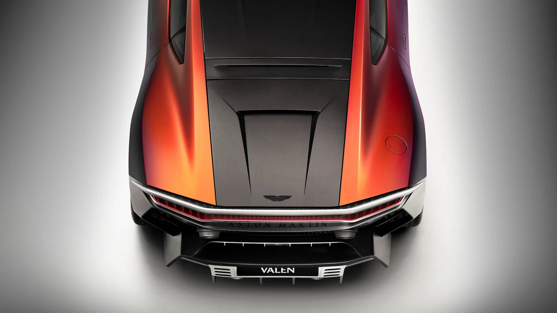 Novi Aston Martin Valen: Ekskluzivna umetnina na štirih kolesih za izbrance na Monterey Car Week