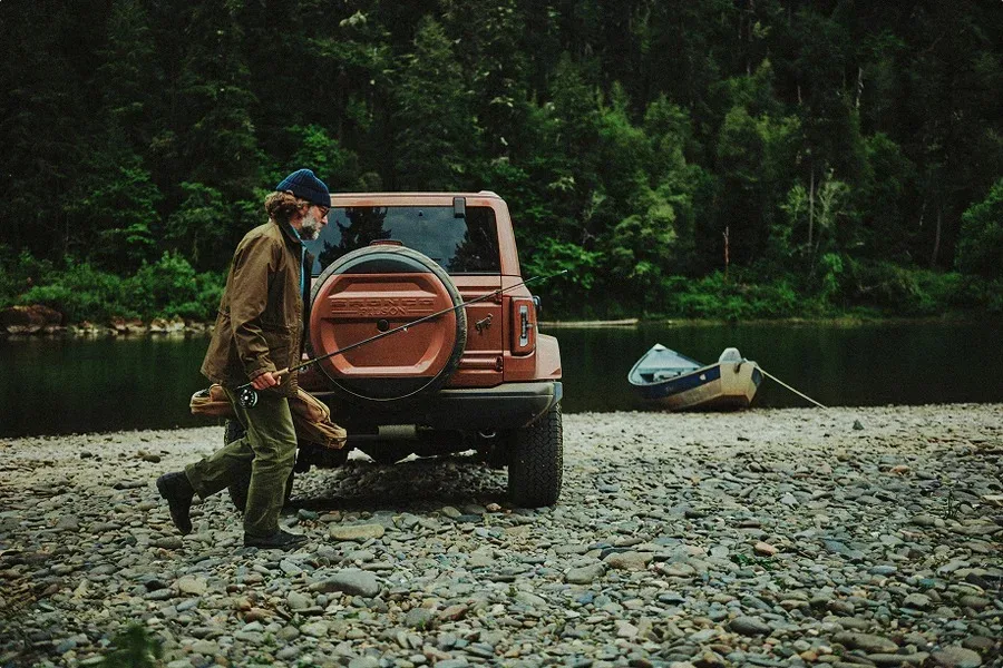 2027 Ford Bronco Filson: Ko se divji Raptor preobleče v medenino in prestižno usnje