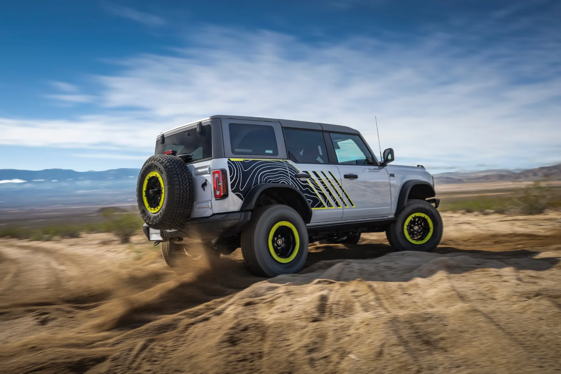 2027 Ford Bronco RTR: Ko dirkalna DNK sreča dostopnost – ultimativna igrača za odrasle
