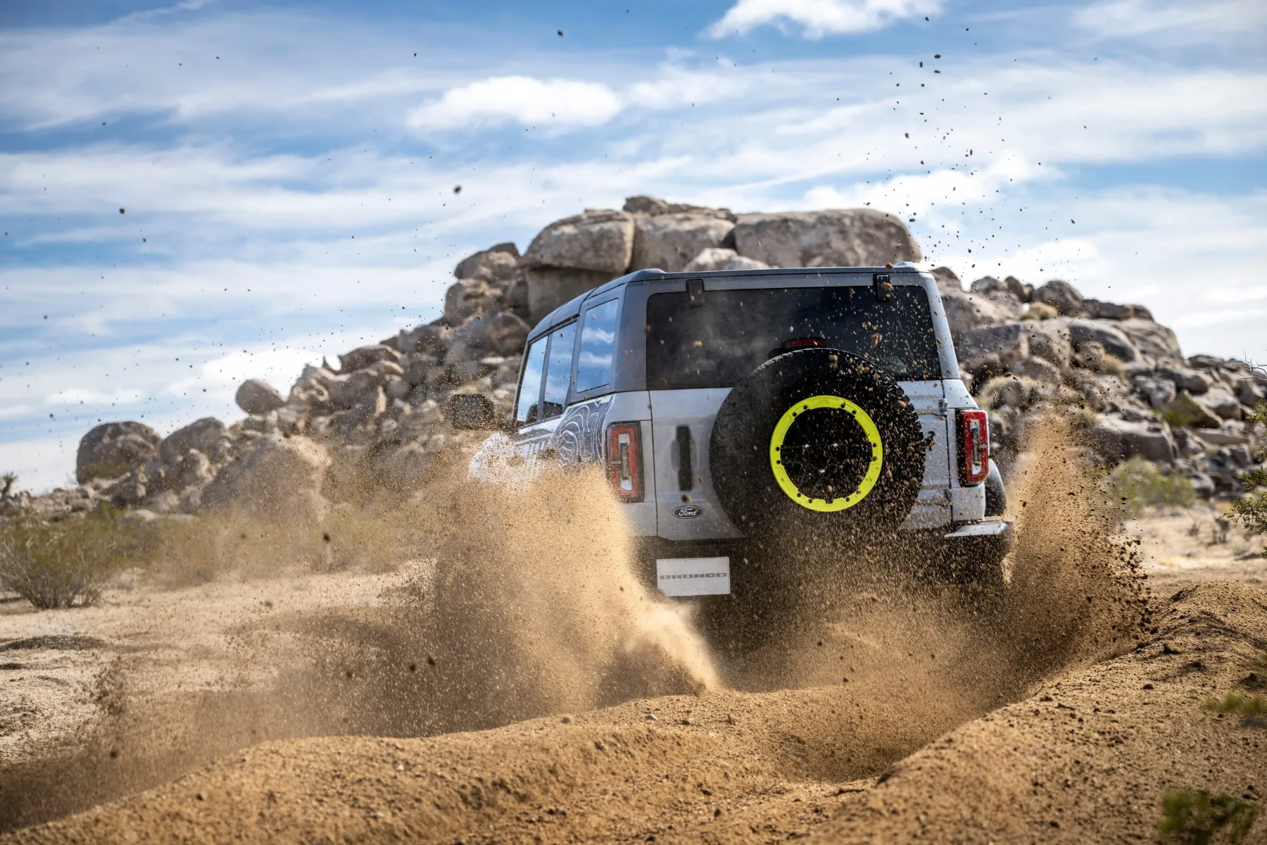 2027 Ford Bronco RTR: Ko dirkalna DNK sreča dostopnost – ultimativna igrača za odrasle