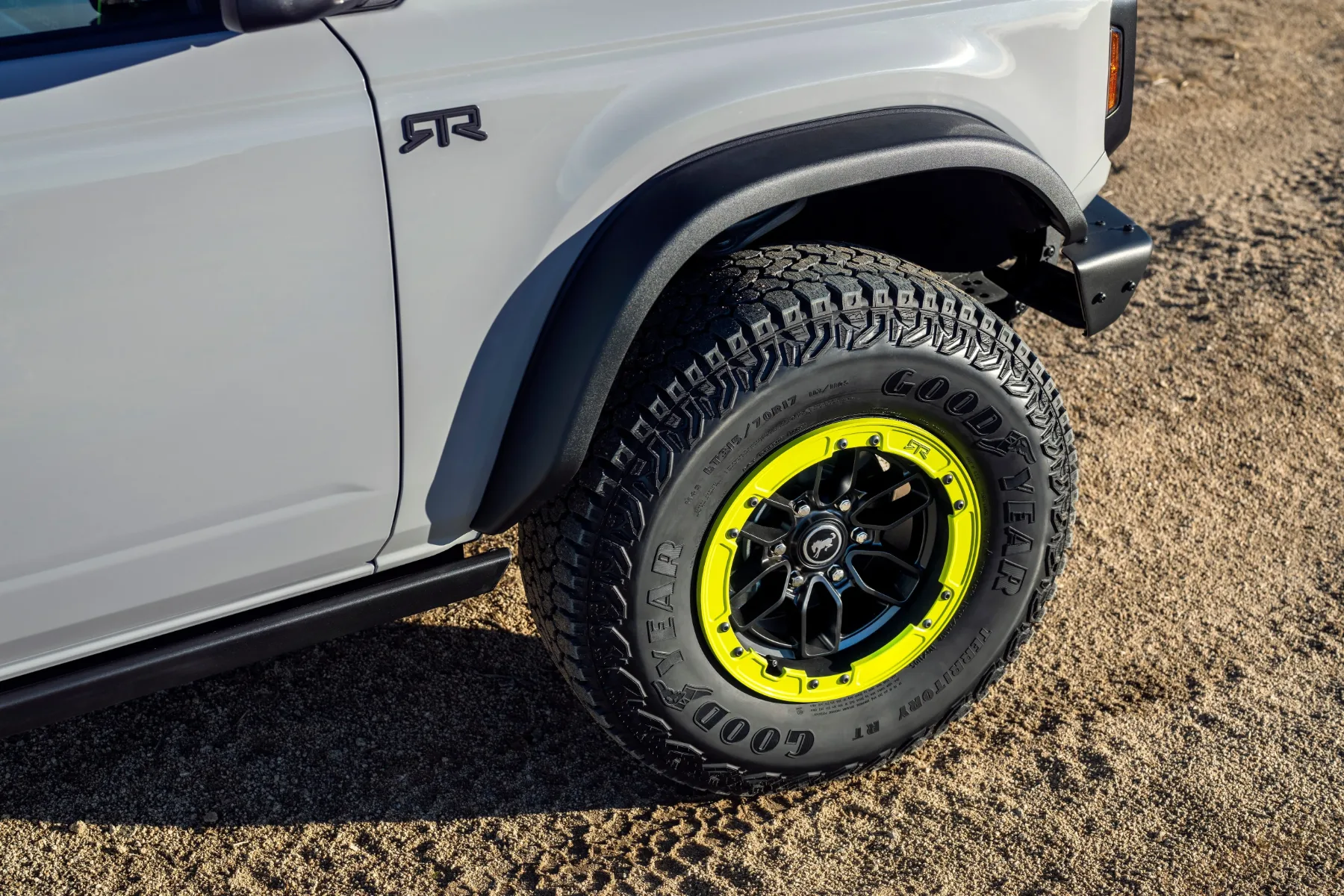 2027 Ford Bronco RTR: Ko dirkalna DNK sreča dostopnost – ultimativna igrača za odrasle