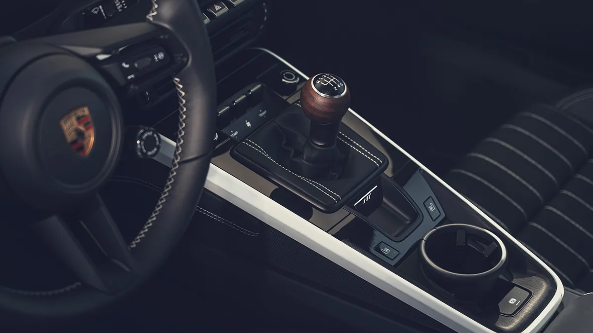 2027 Porsche 911 Carrera S MT: Zmagoslavna vrnitev ročnega menjalnika za prave avtomobilske sladokusce