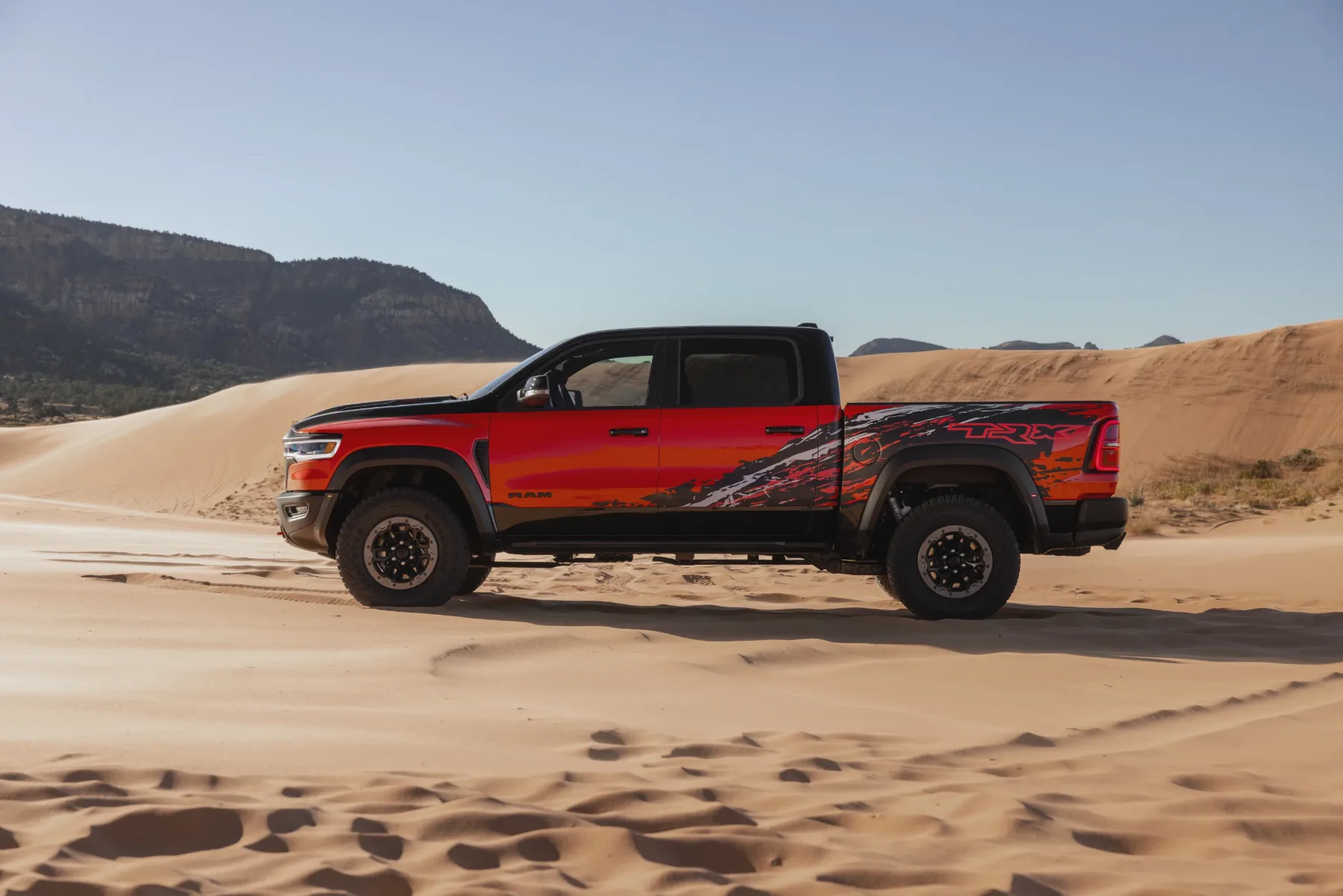 2027 Ram 1500 SRT TRX: 777 “konjev”, s katerimi se T-Rex vrača na vrh prehranjevalne verige