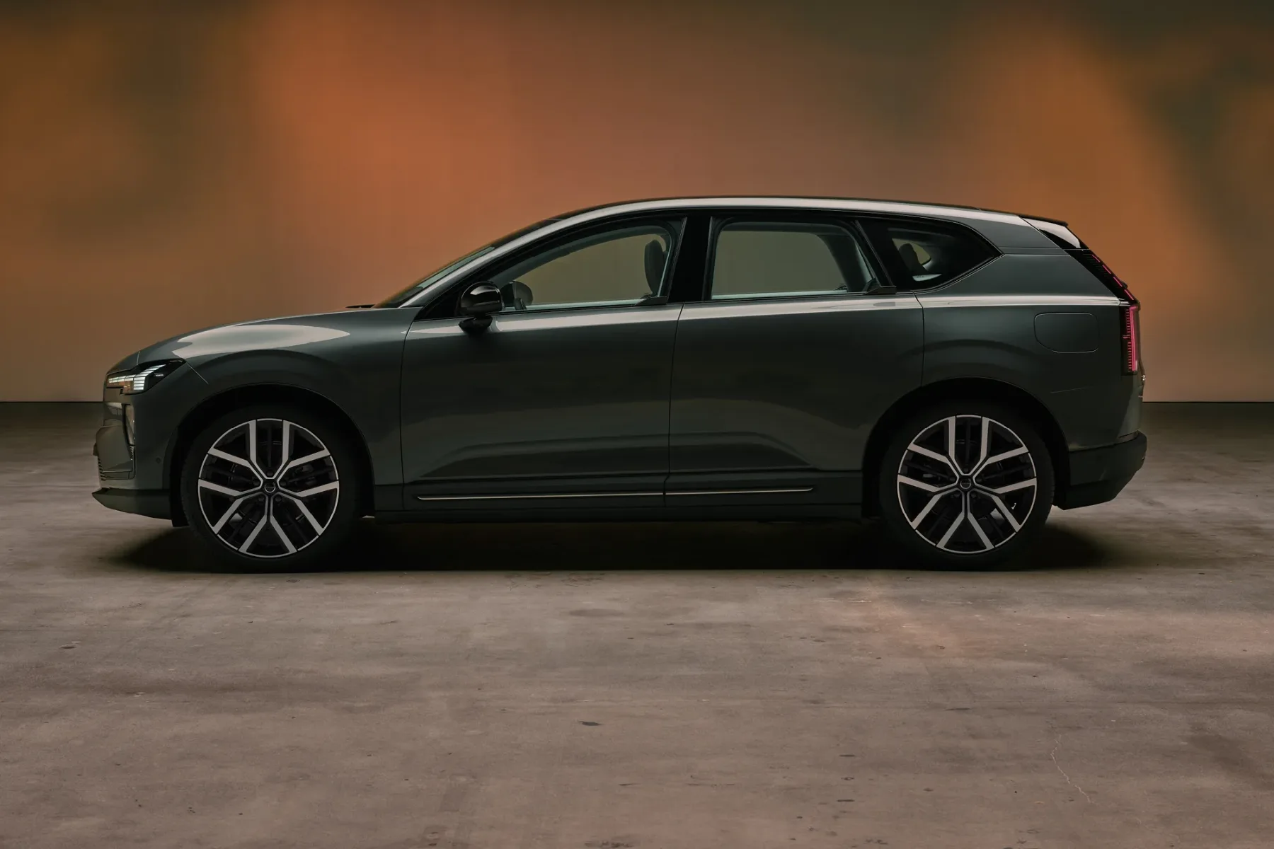 2027 Volvo EX60: Švedska raketa s 670 konji – je to končno ‘pravi’ električni avto?