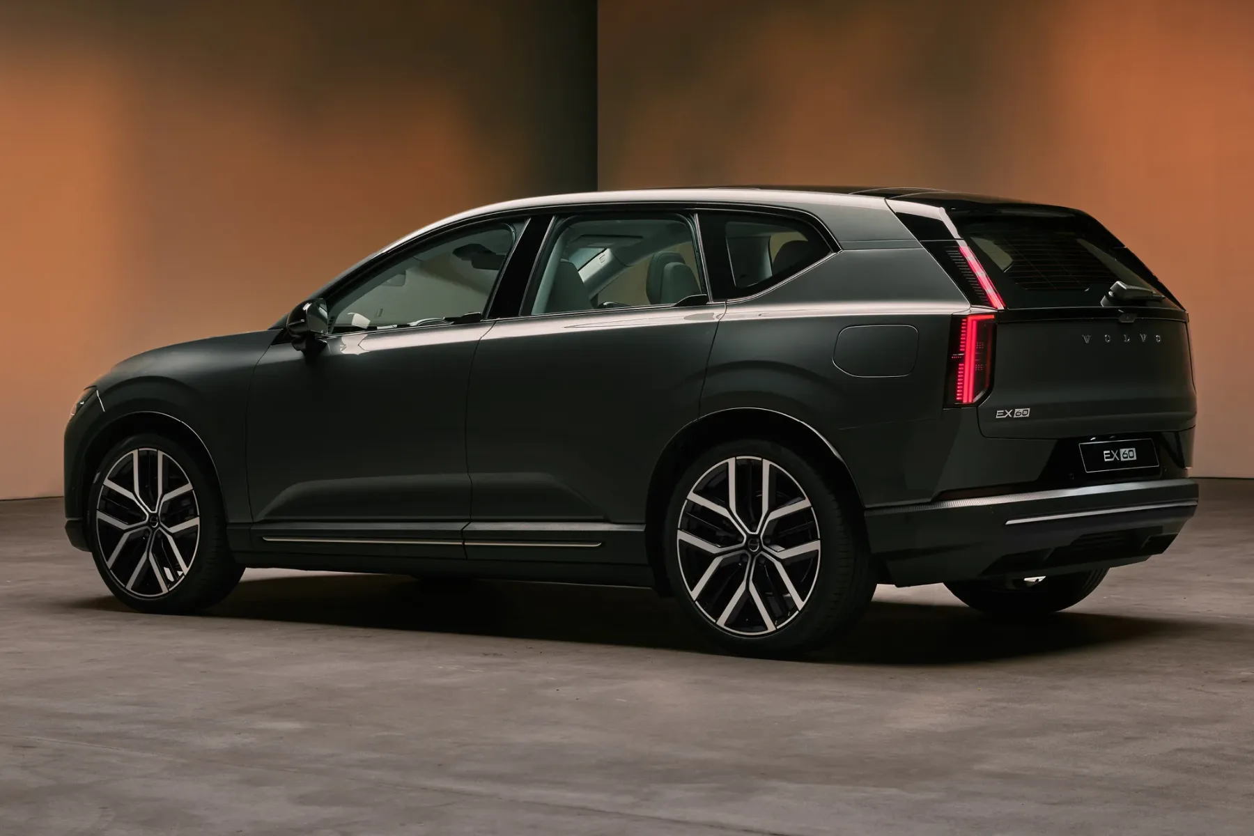 2027 Volvo EX60: Švedska raketa s 670 konji – je to končno ‘pravi’ električni avto?