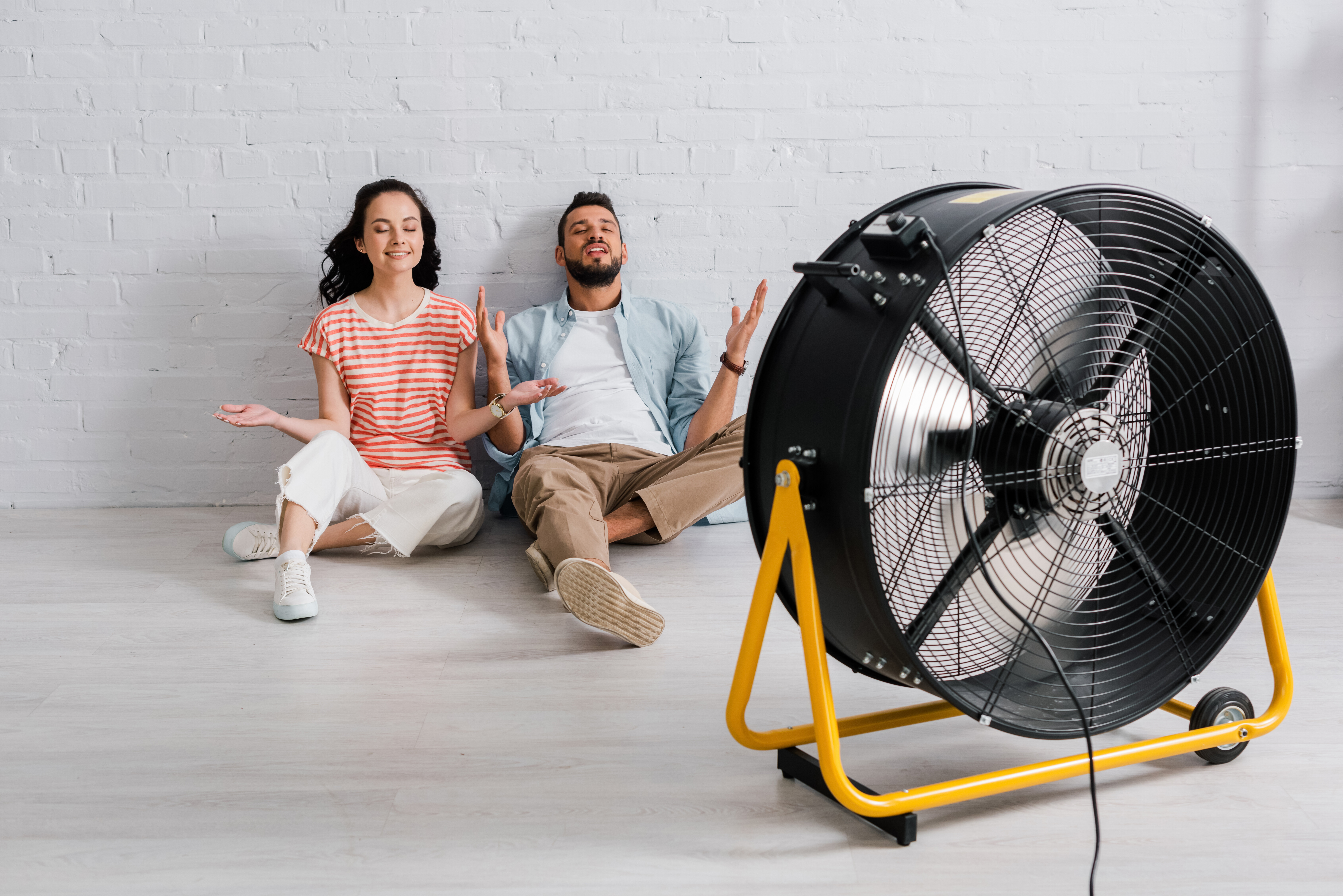 3 enostavni načini, kako ventilator spremenite v učinkovito klimatsko napravo