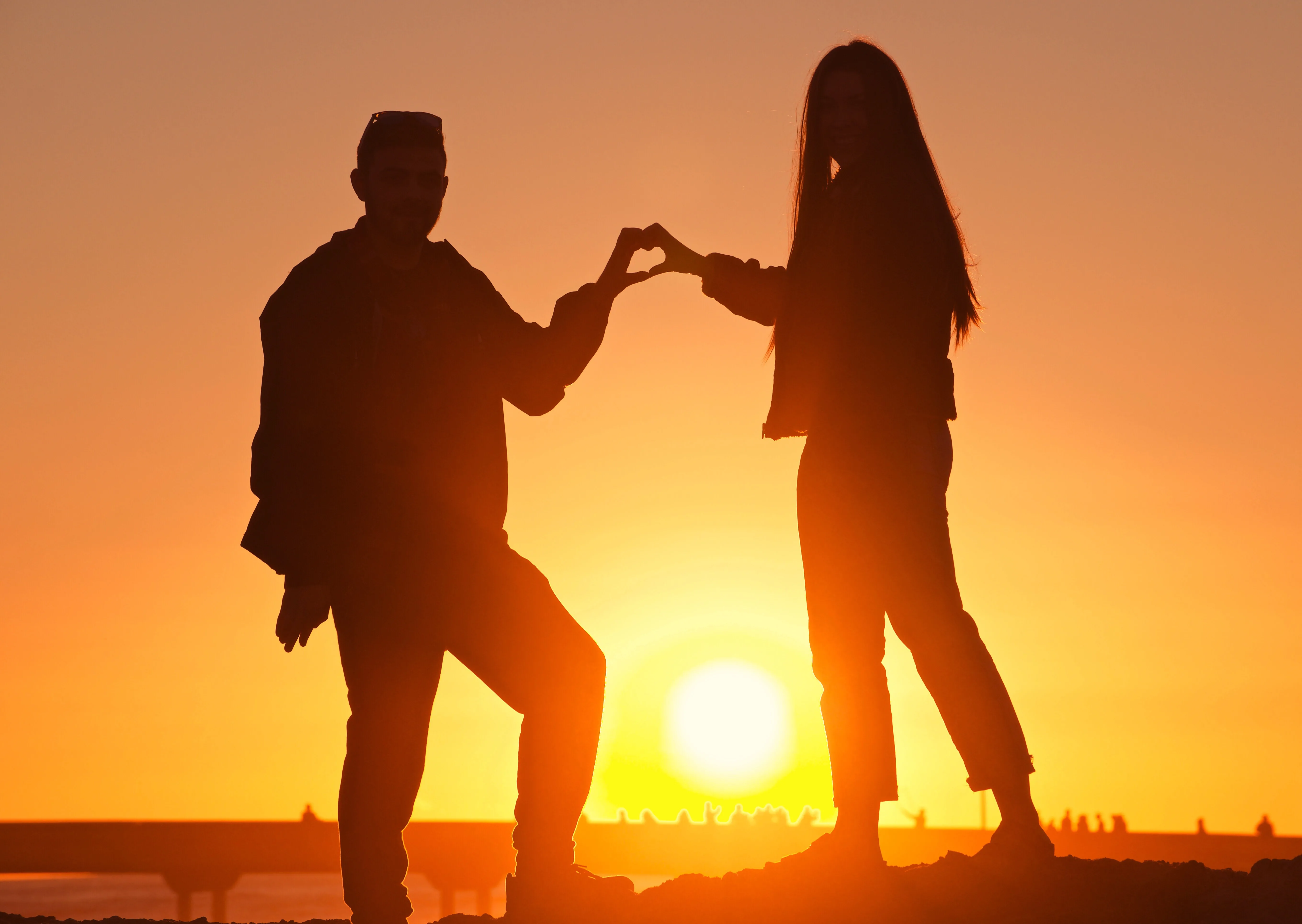 4 astrološki pari, ki bodo v letu 2024 našli sorodne duše: in se zaljubili za vedno!