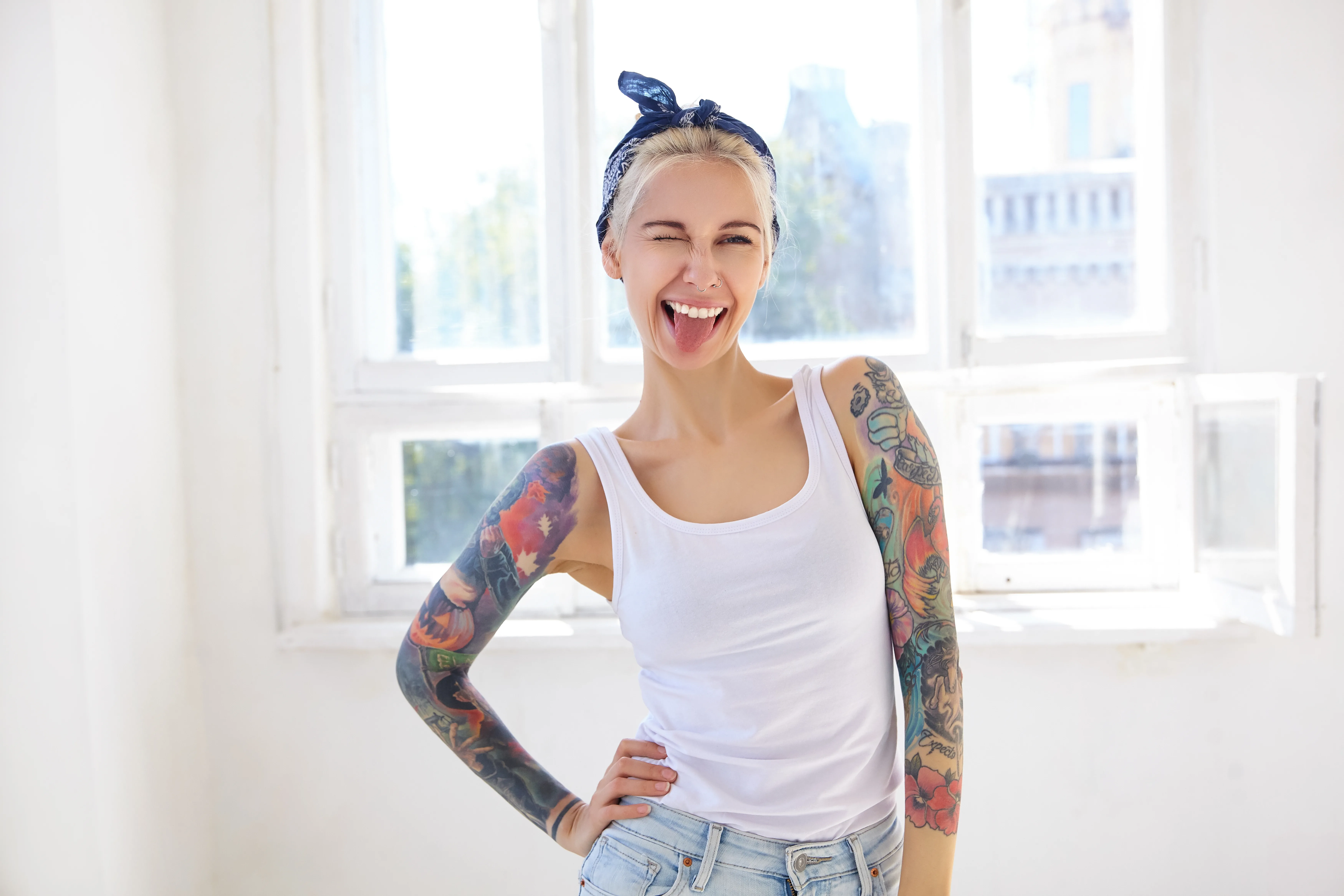 5 dejavnikov, ki uničujejo vaš tattoo: pravilna nega tetovaže je ključna