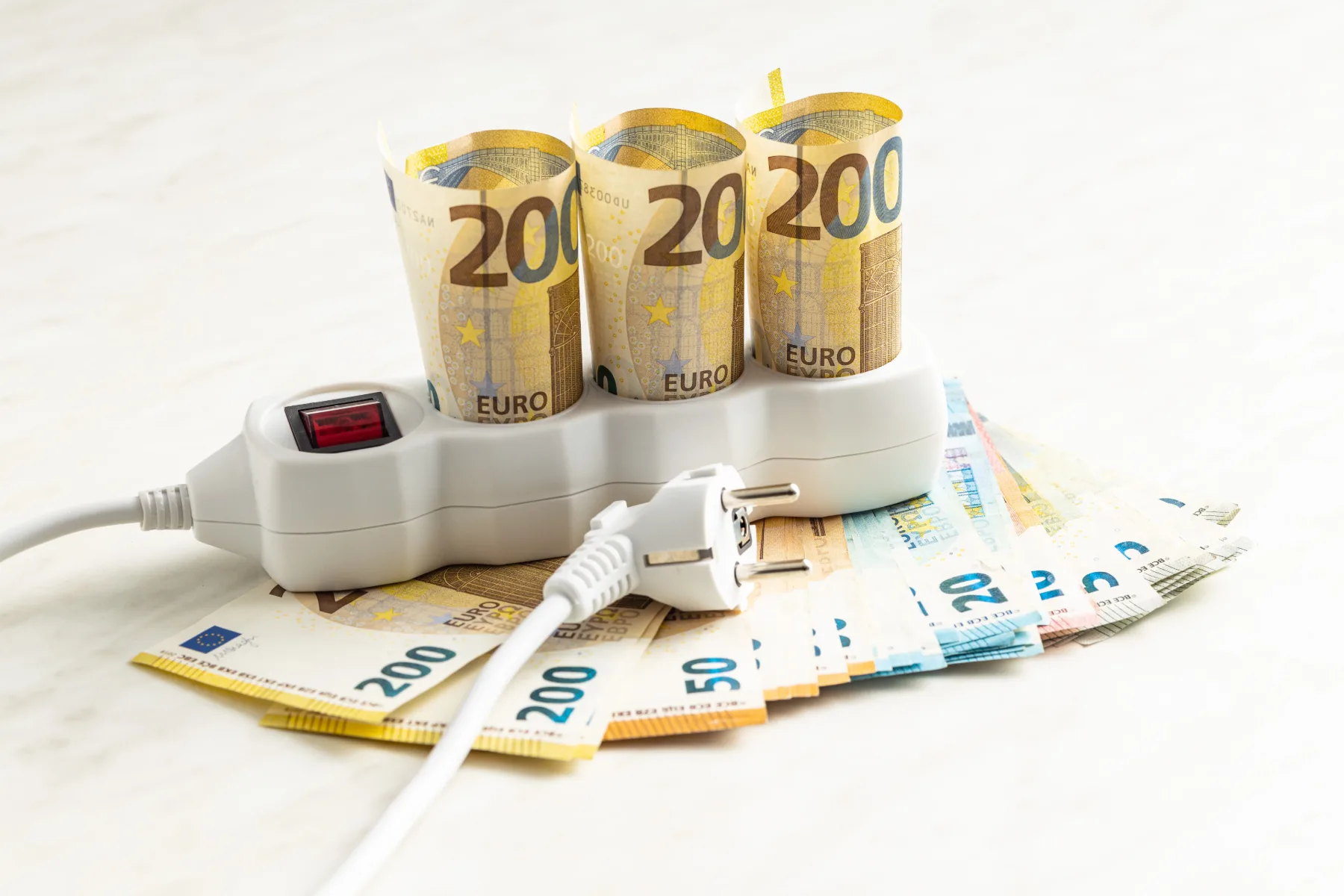 5 naprav, ki skrivaj zvišujejo tvoje stroške za elektriko: Nasveti za nižji račun za elektriko